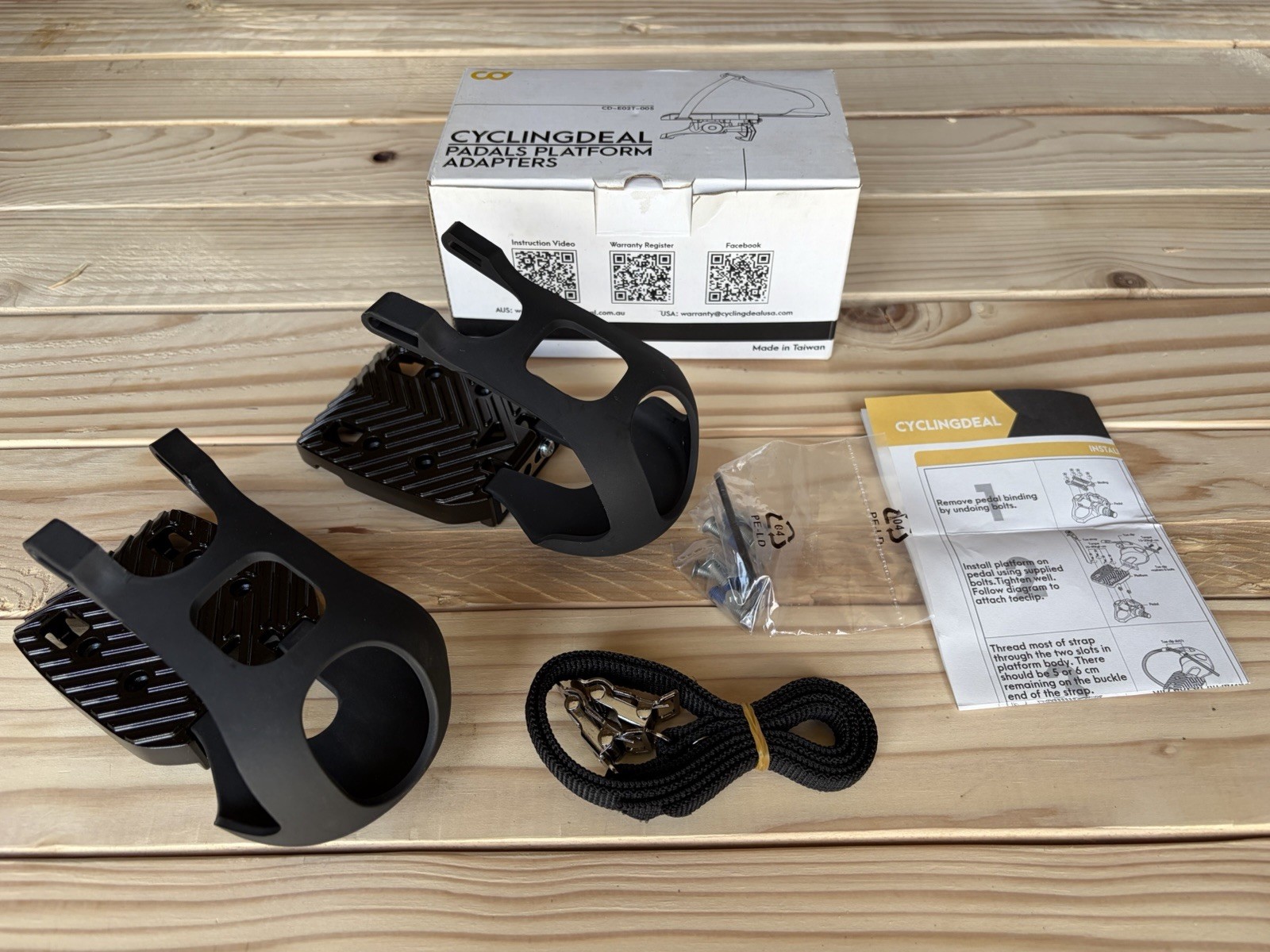 CyclingDeal Pedals Platform Adapters with Toe Clips & Straps