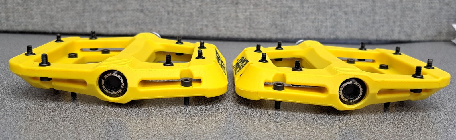 RaceFace Chester Pedal – Yellow, 9/16″