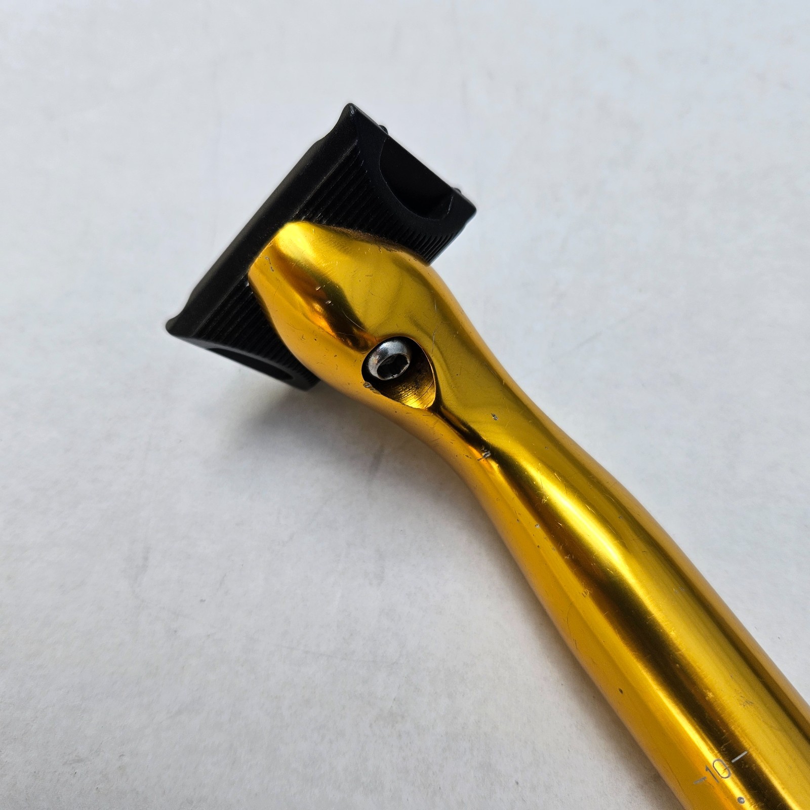 Unknown Golden Seatpost 27.2mm x 300mm 27.2 Road Mountain Bike Aluminum