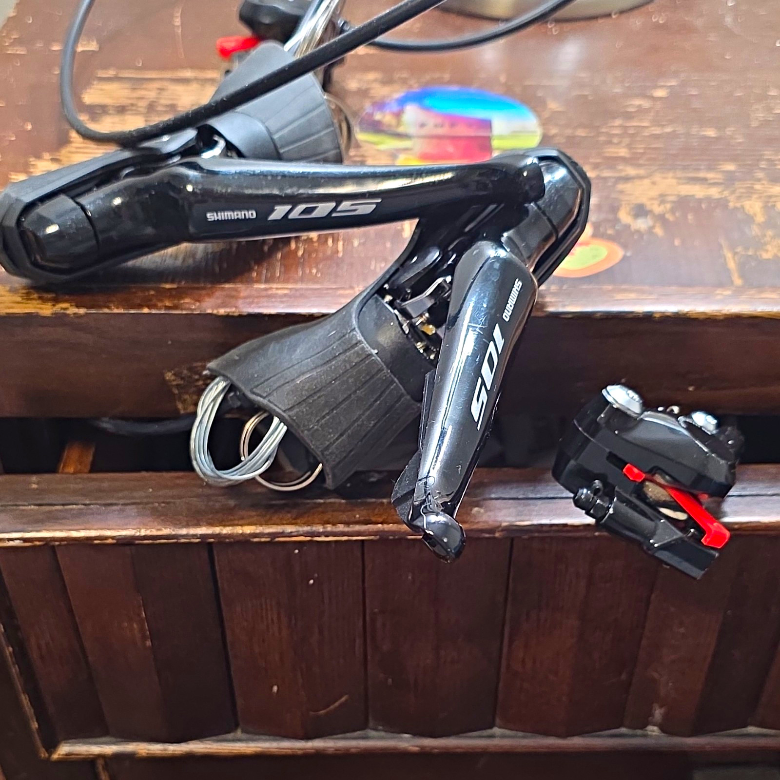 Shimano 105 ST-R7020 11-Speed Hydraulic Road Brake/Shifter Set Black w/Cables