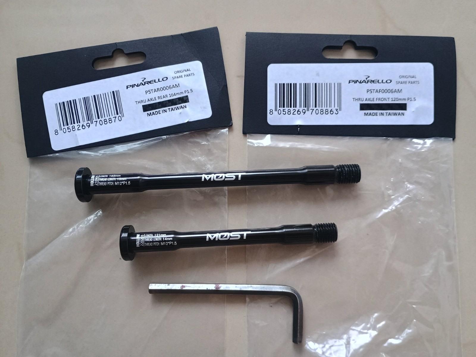 Thru axles – lot of 4 (two pairs) – MOST pinarello & DT Swiss – brand new !