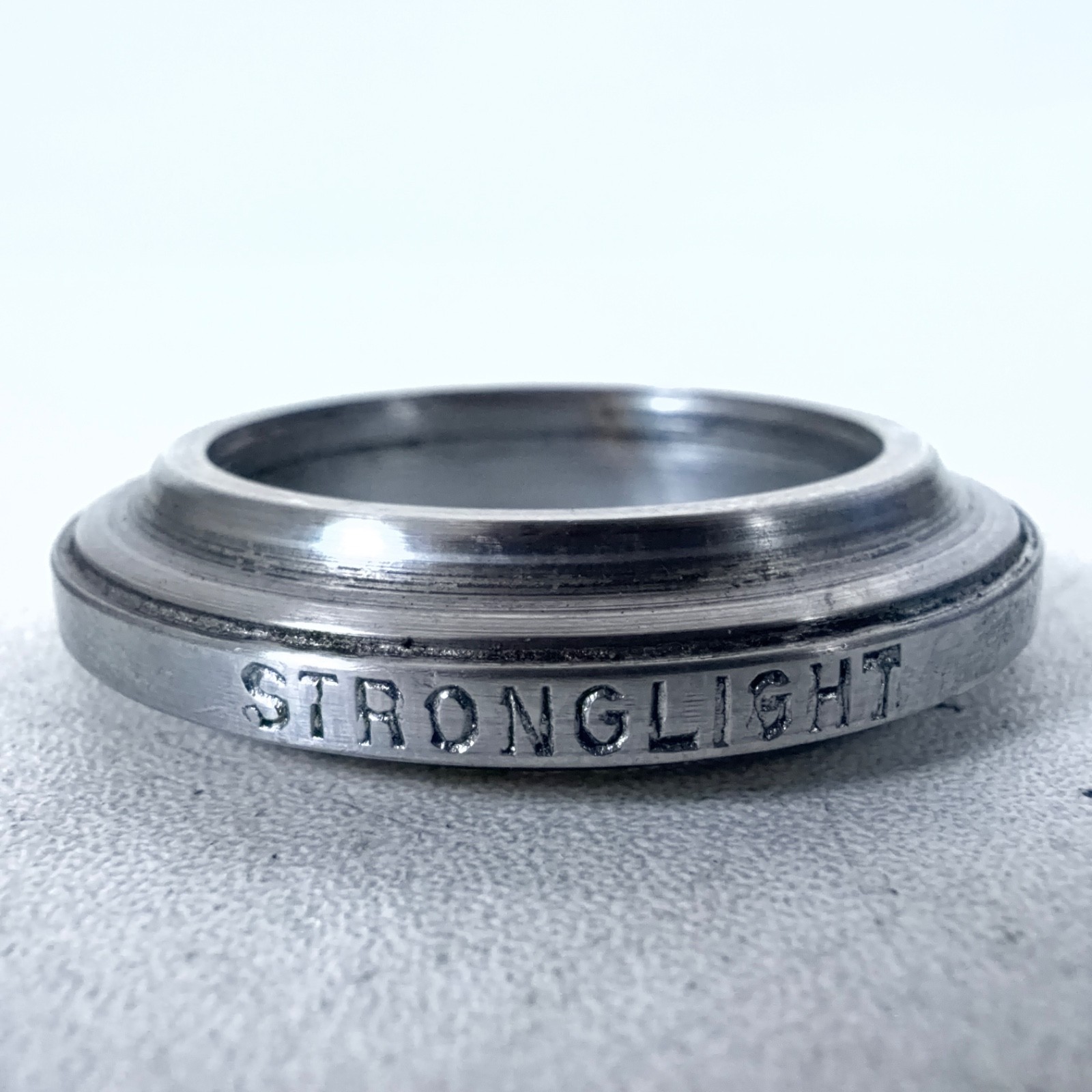 Vintage Stronglight Headset Crown Race Ø26.9/25.75mm