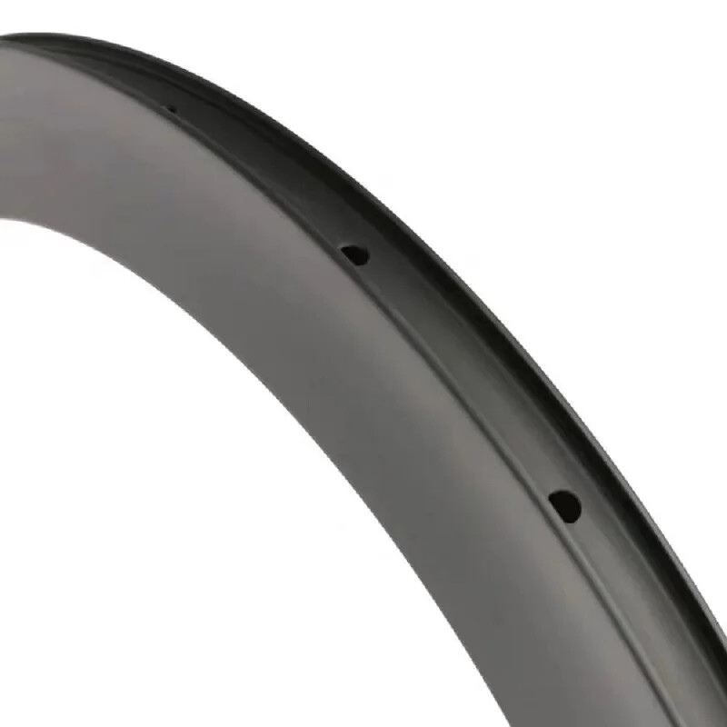 700C Gravel Road Bicycle Carbon Rim Tubeless Hookless Disc Brake 18-28 Holes