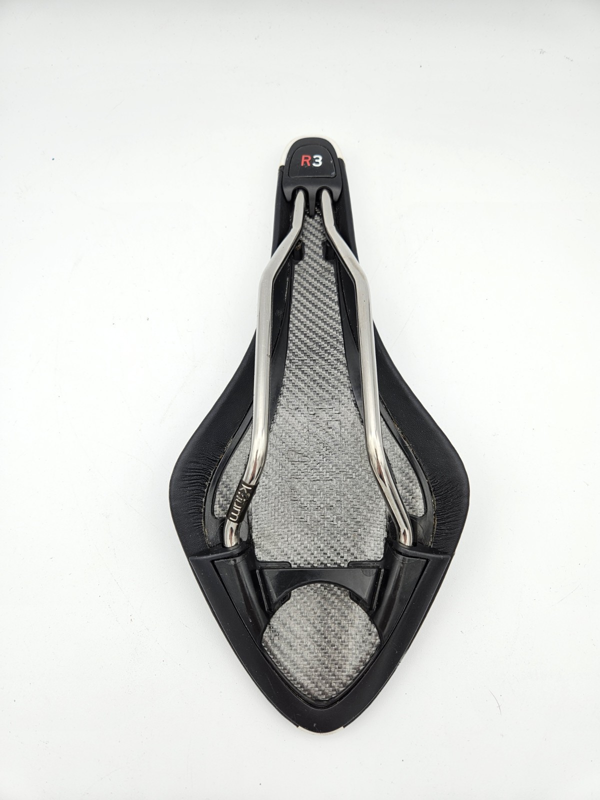 Fizik Arione R3 Regular Carbon Fiber Road Bike Saddle 126mm w/ K:ium Alloy Rails