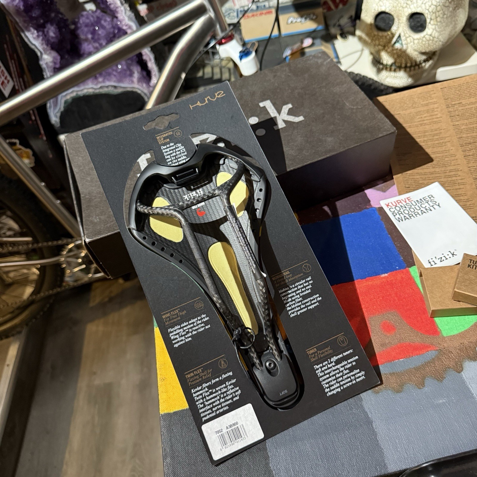 NOS FIZIK KURVE CHAMELEON CARBON RAIL SADDLE – 185 GRAMS – NEW IN BOX / COMPLETE