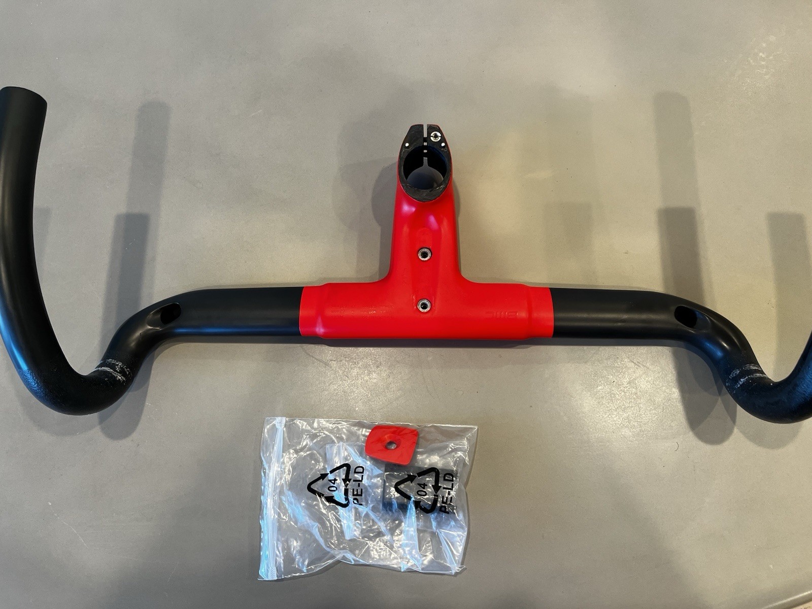 BMC ICS Carbon Cockpit Evo 400x90mm
