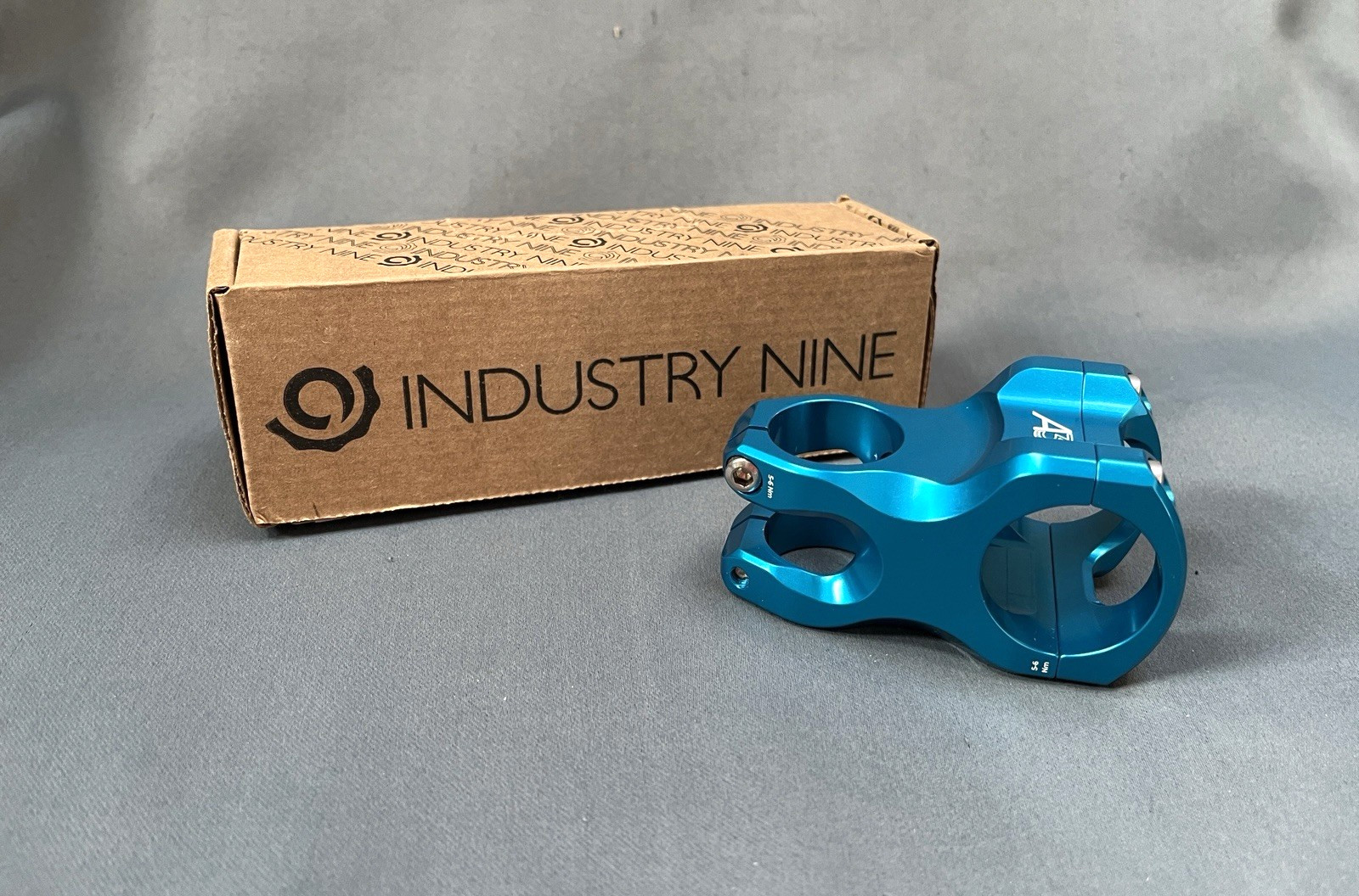 Industry Nine A35 Stem 50mm 1 1/8″ 35mm Clamp +/- 7° Rise Turquoise 156g