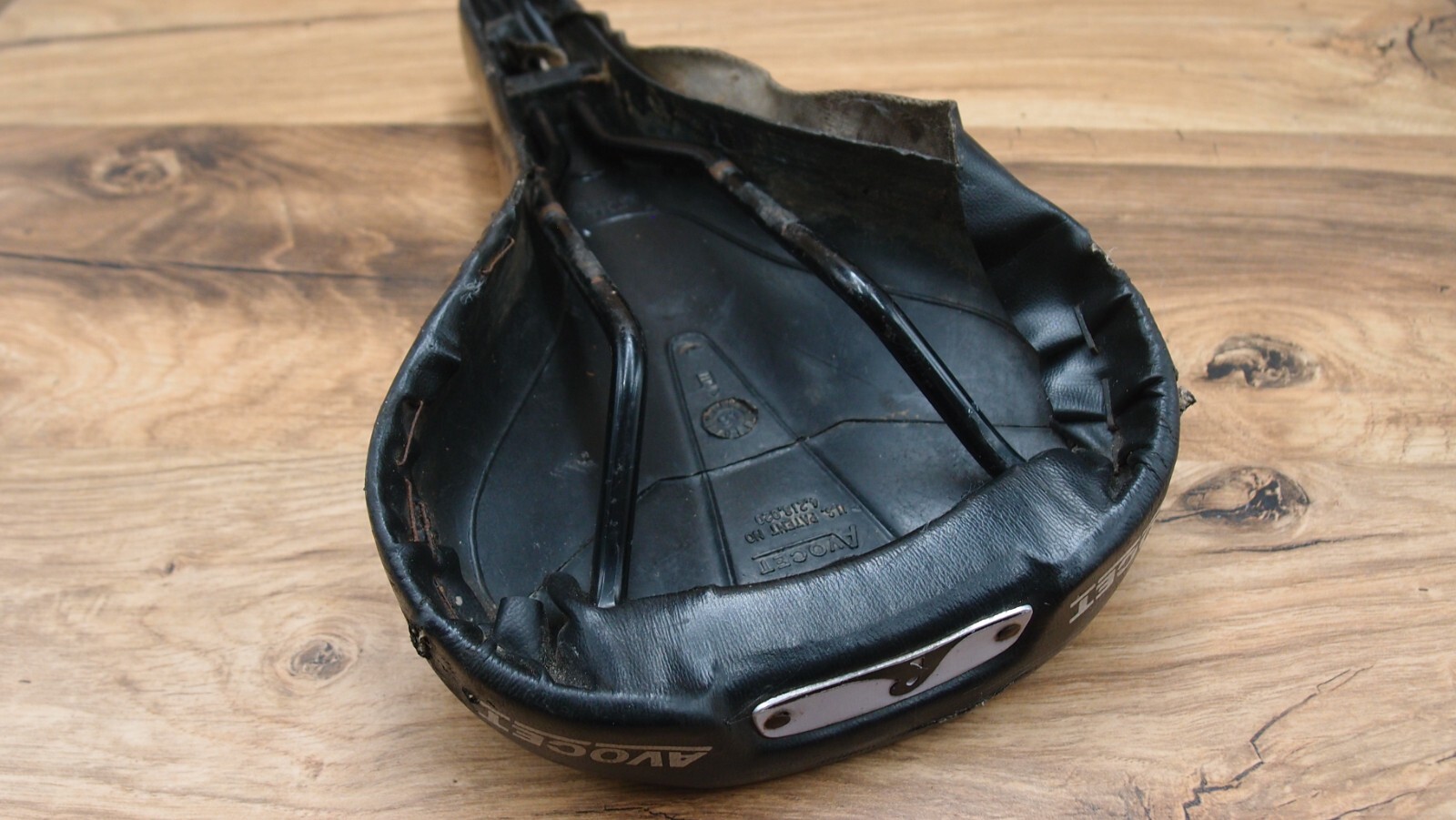1991 MTB seat Avocet Racing saddle by Viscount