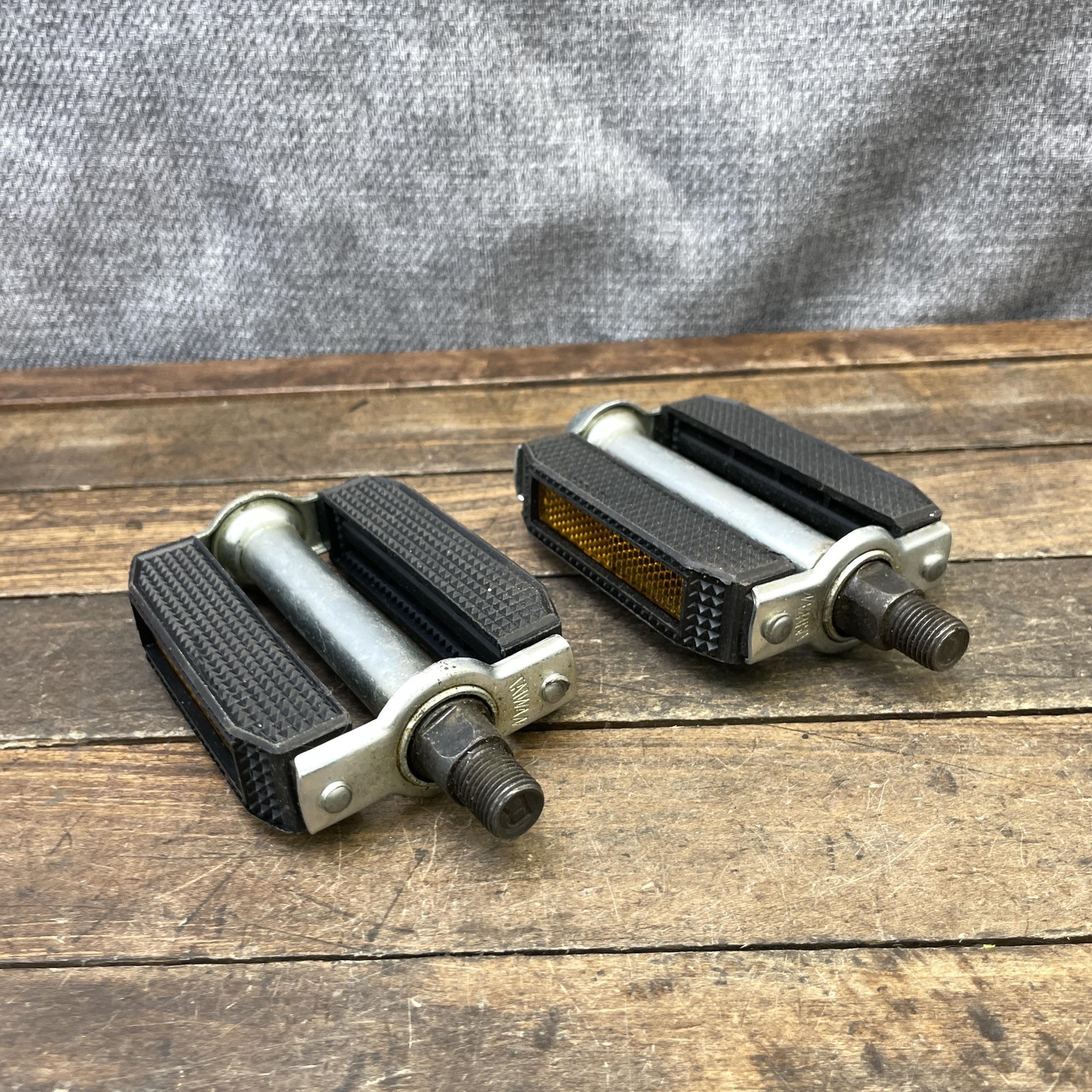 Vintage Bicycle Pedals NOS 1/2″ Axle Block Pair Reflectors Cruiser Muscle 461