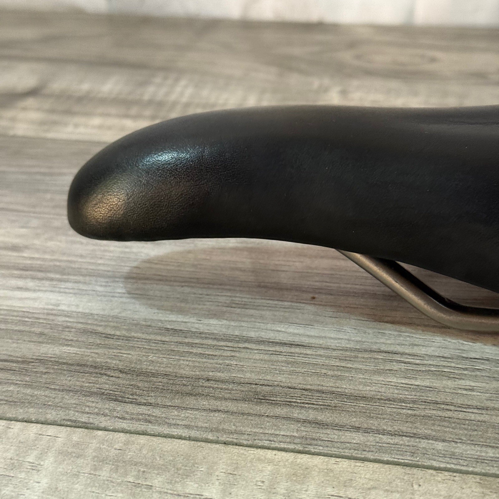 WTB Rocket V Saddle Black Leather Titanium Rails 132 x 270 CLEAN