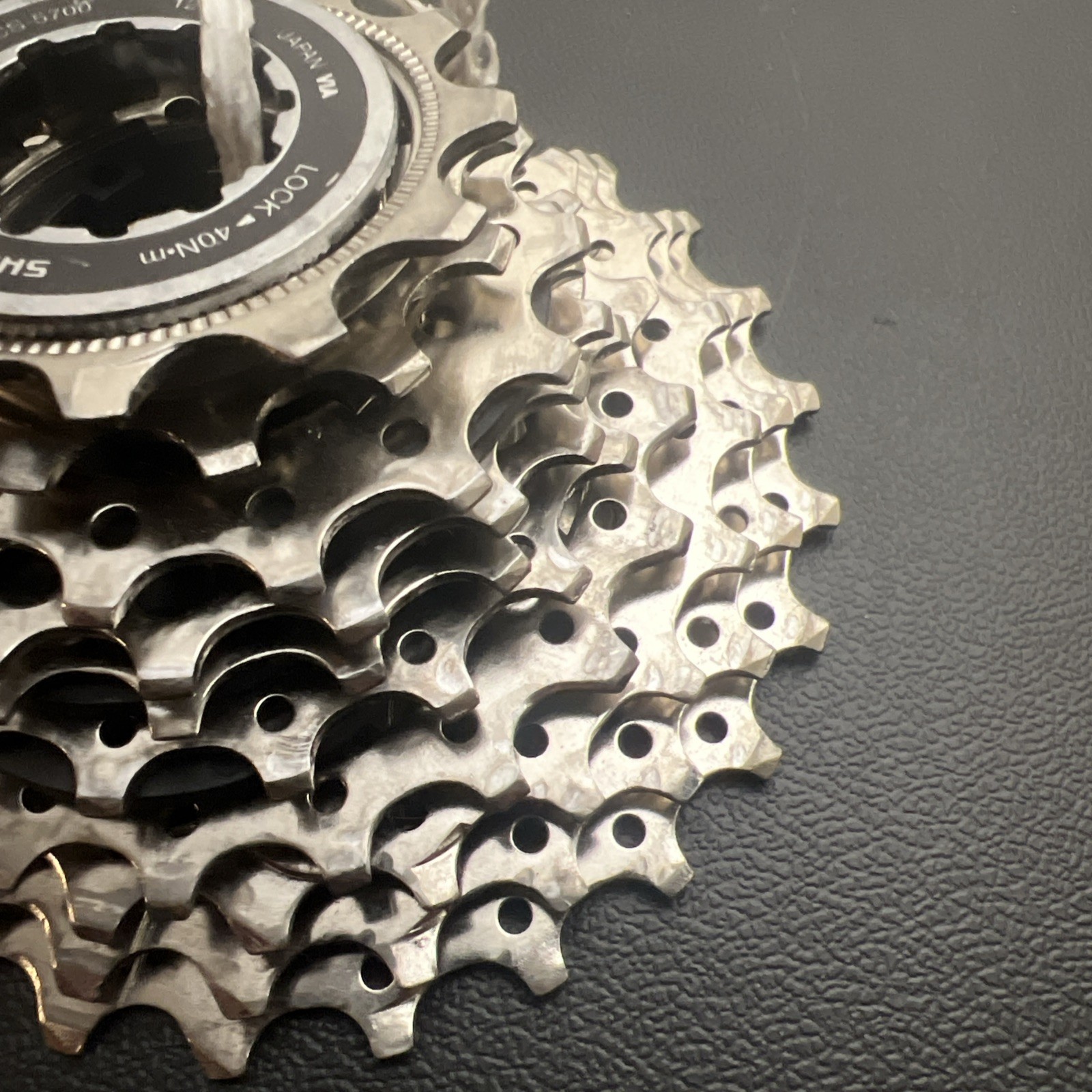Shimano 105 10-speed CS-5700 12-25T Cassette