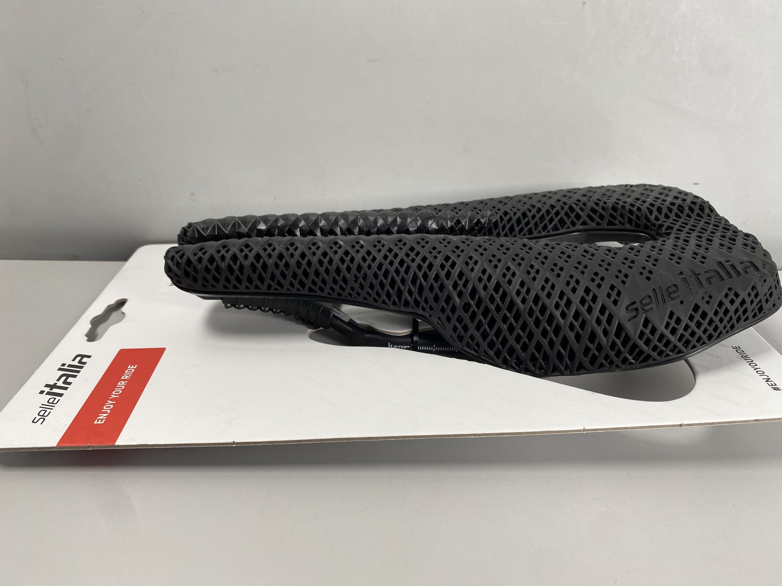 Selle Italia Watt 3D Kit Carbonio Superflow Saddle – Black