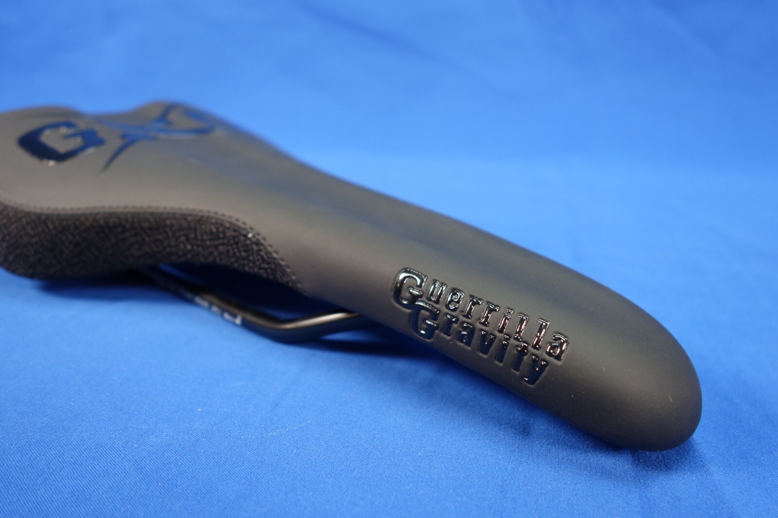 New SDG Radar Mountain Bike Saddle, Bicycle Seat – Black – Steel Rails
