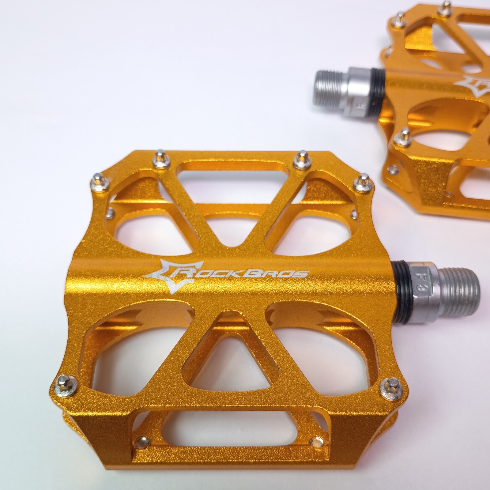 ROCKBROS Gold Bike Pedal Aluminum Alloy 9/16″ Anti-slip Pedals 2 Sealed Bearings