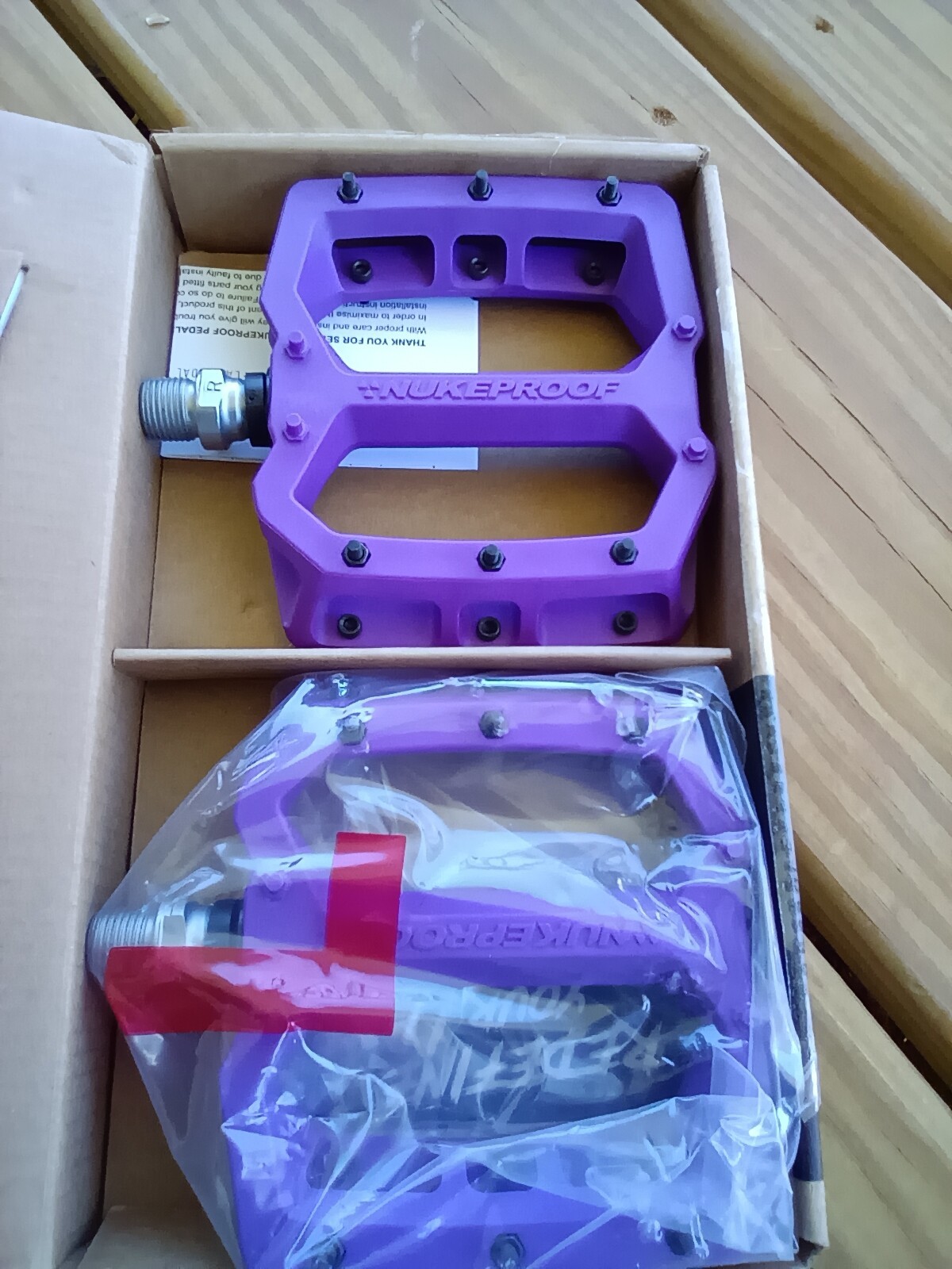 Nukeproof Horizon Pro Flat Pedals purple New in box