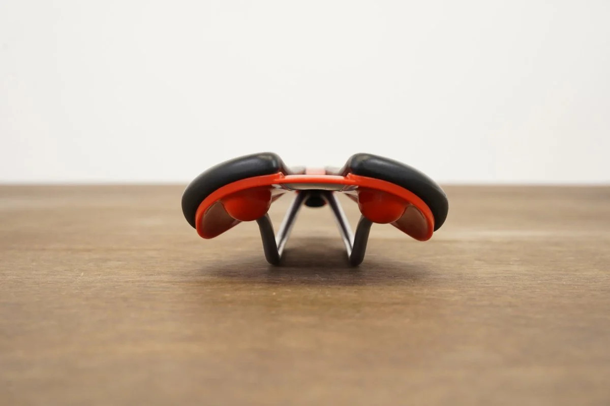132mm (Shallow) Fabric Line Sport Steel Rail Road Saddle 244g