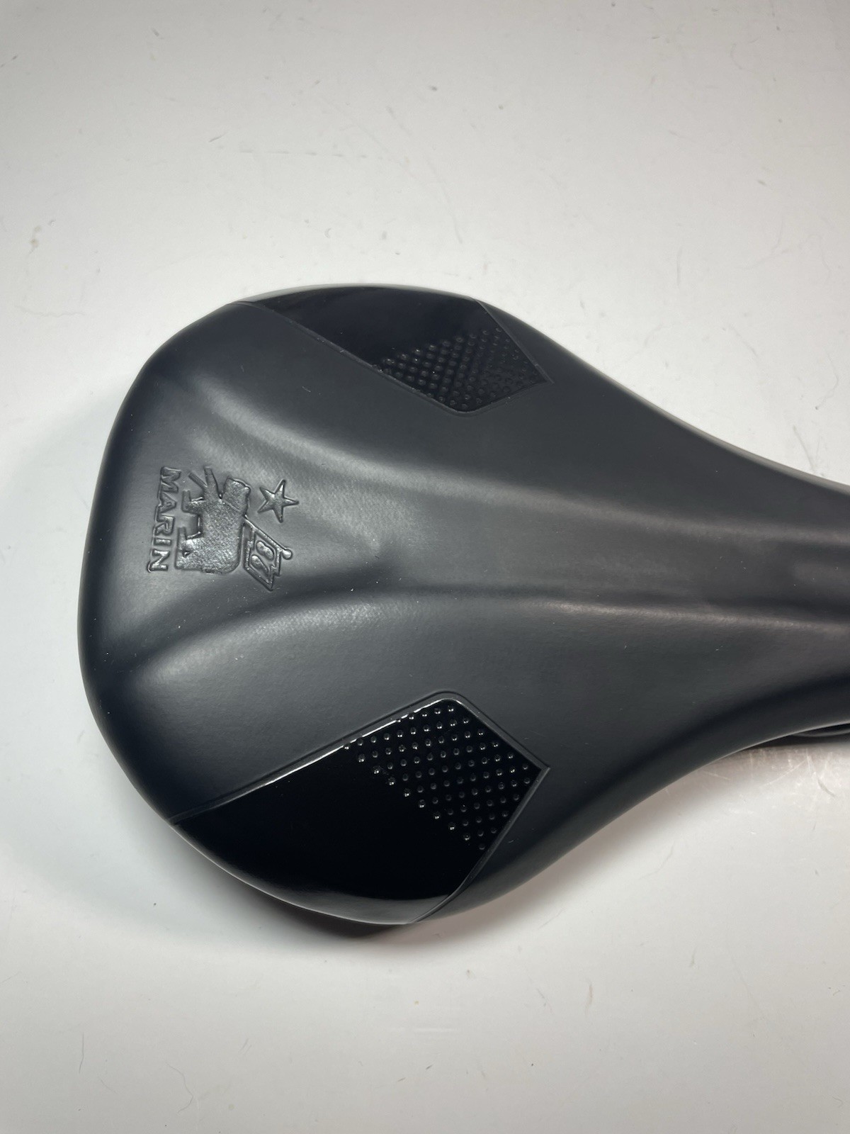 Marin Black Mountain Bike Saddle – READ!