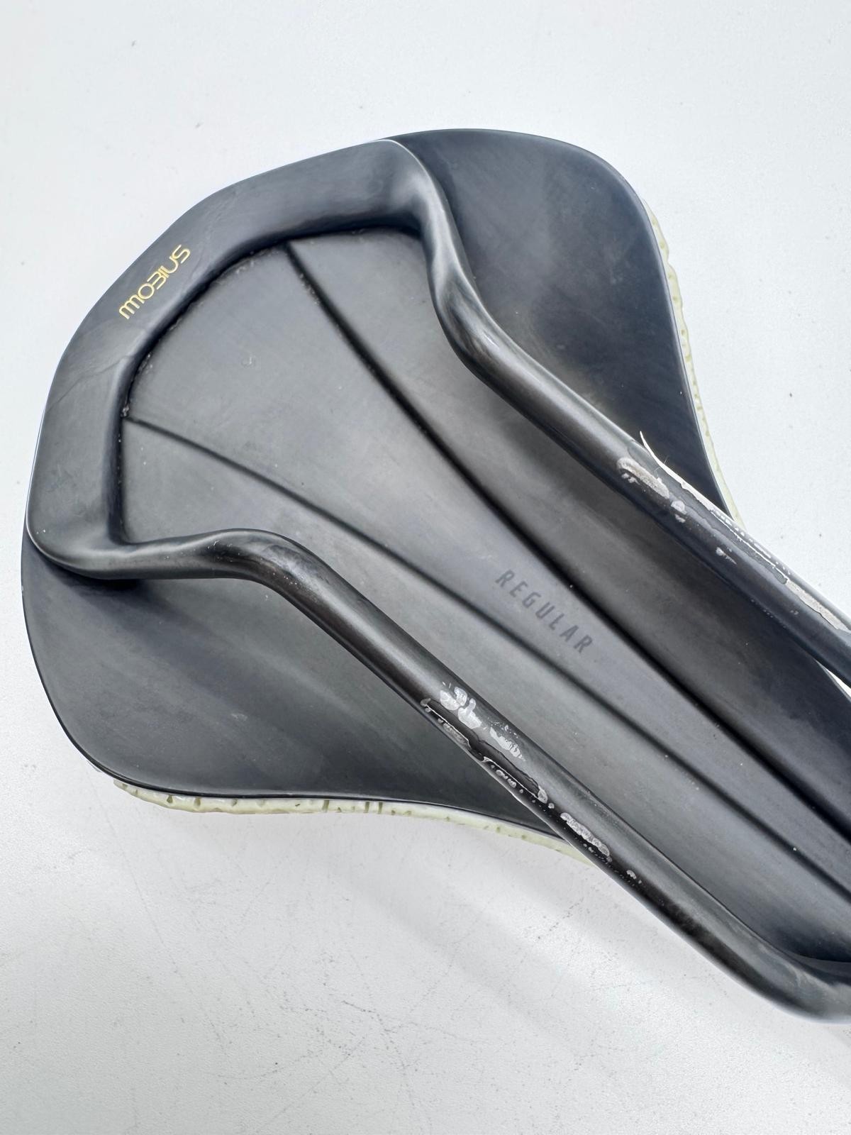 Fizik Versus Evo Adaptive 3D Saddle Carbon Rails «Regular»