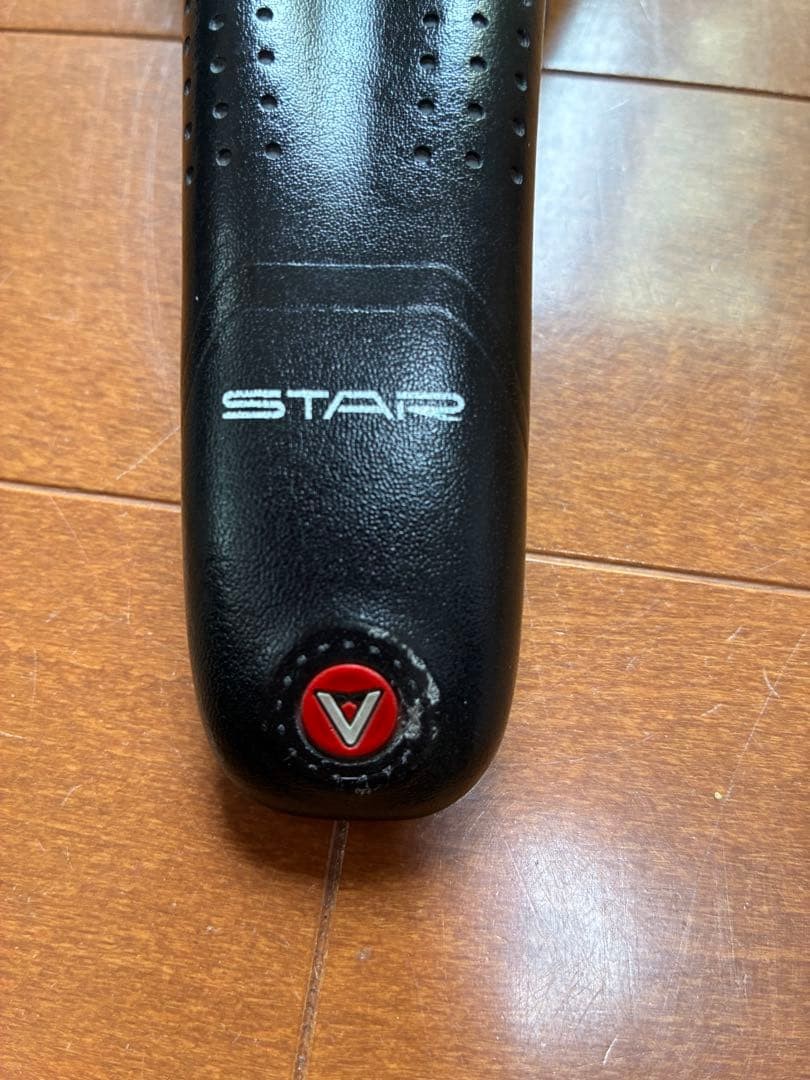 carbon saddle black/turquoise