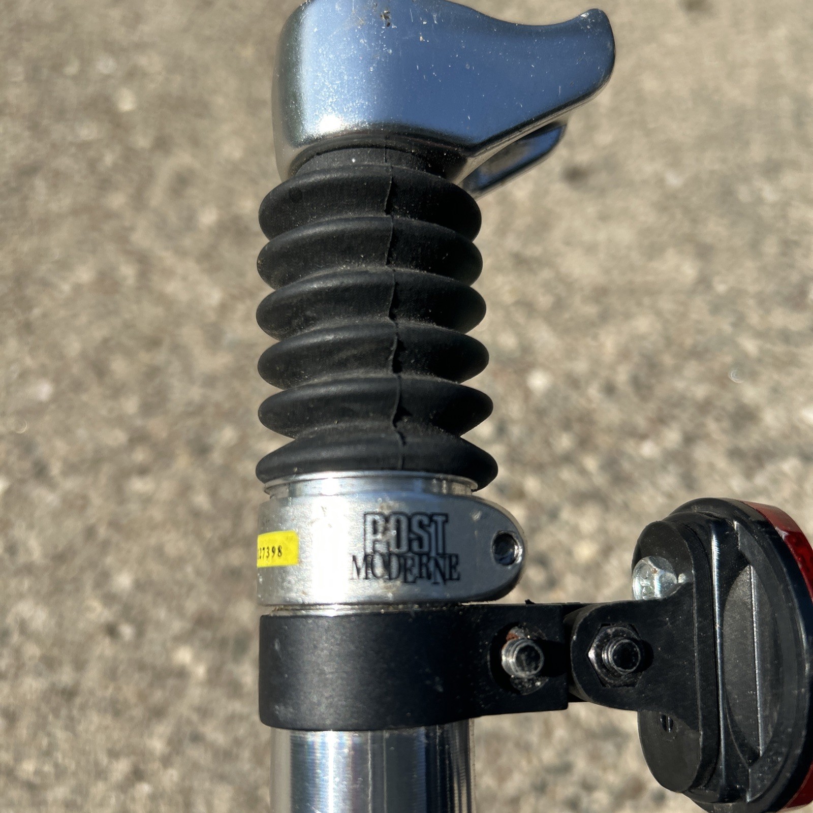 Post Modern Bike Seat Post w/ Reflector 27.2 mm x 350 mm Setback Metal