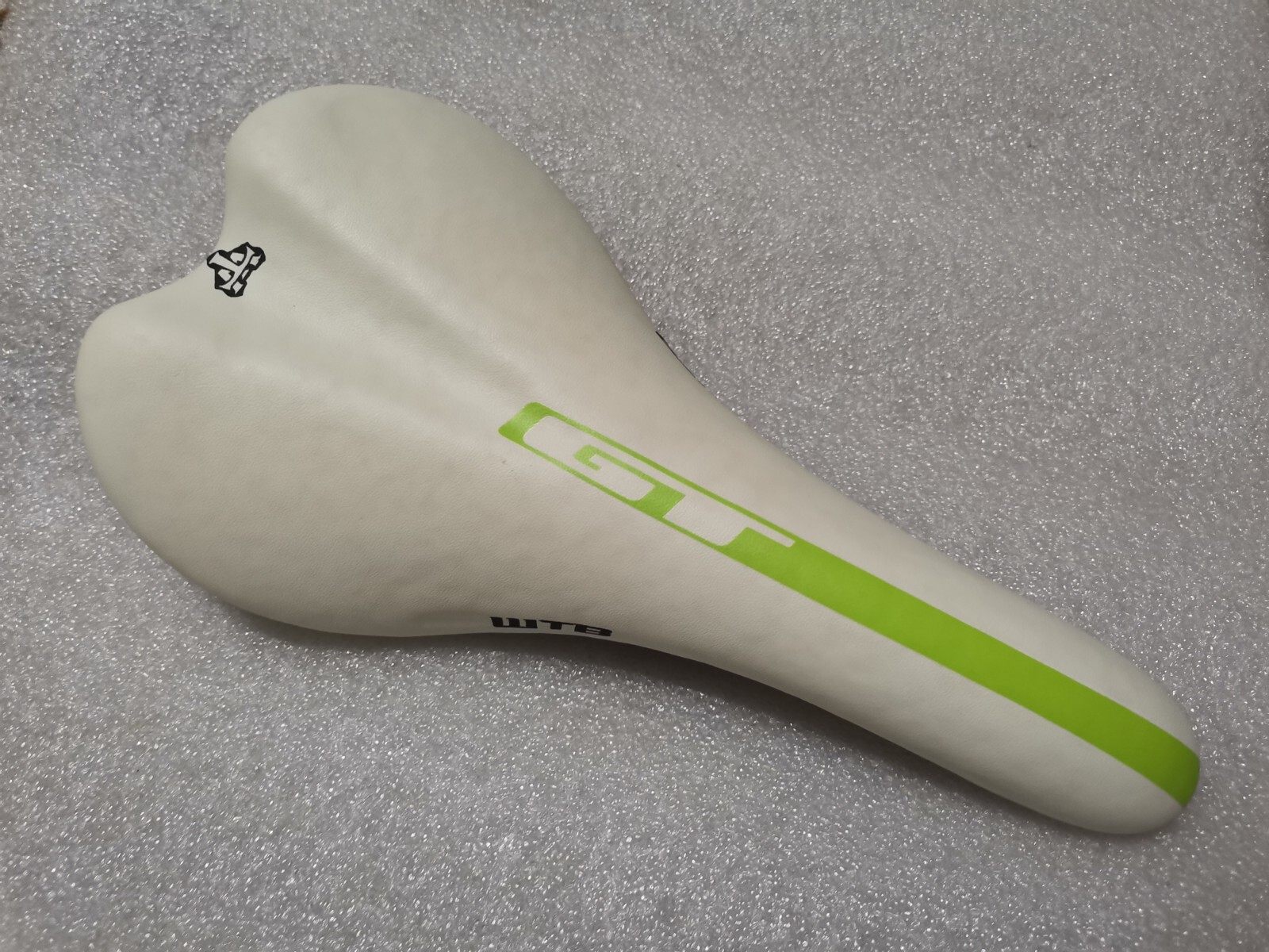 NEW GT SADDLE SEAT BY WTB ROAD MTB WHITE GREEN 139MM WIDTH