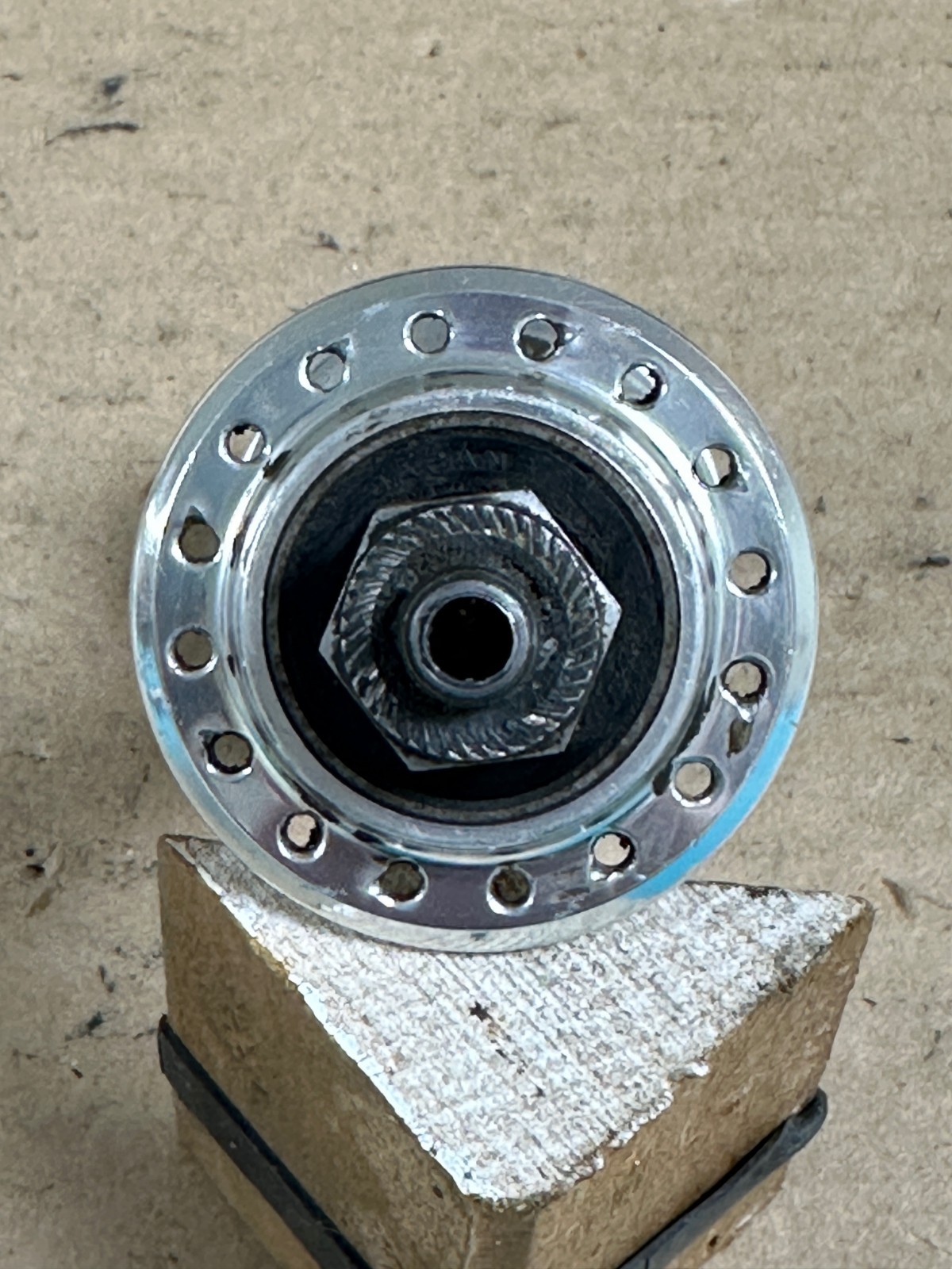 Vintage Suntour XC Pro Grease Guard Front Hub, 100mm, VGC