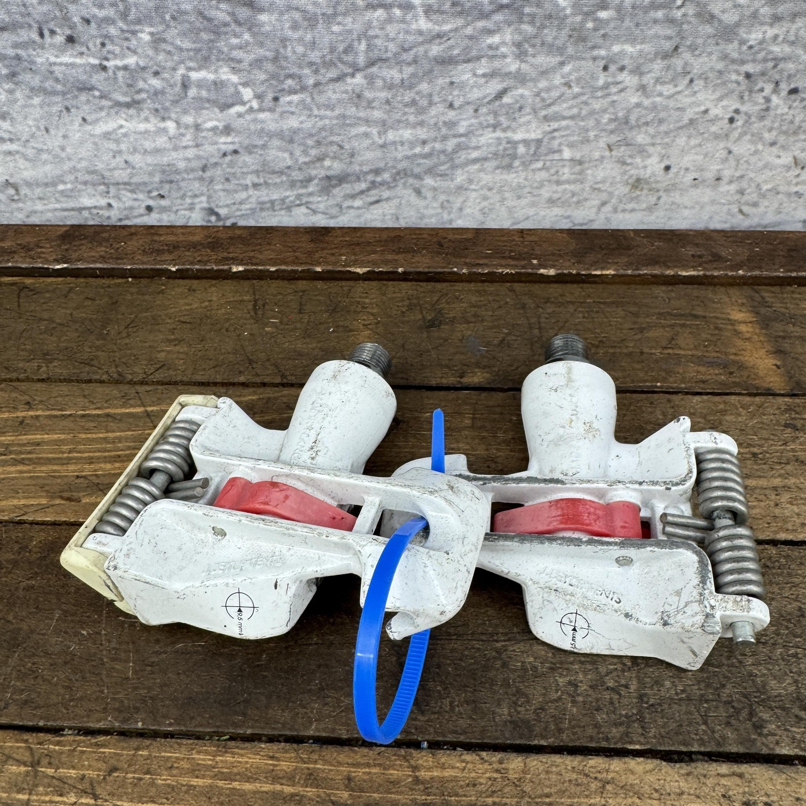 Vintage TIME Racing Bioperformance Clipless Road Bike Pedals 9/16 White Pair