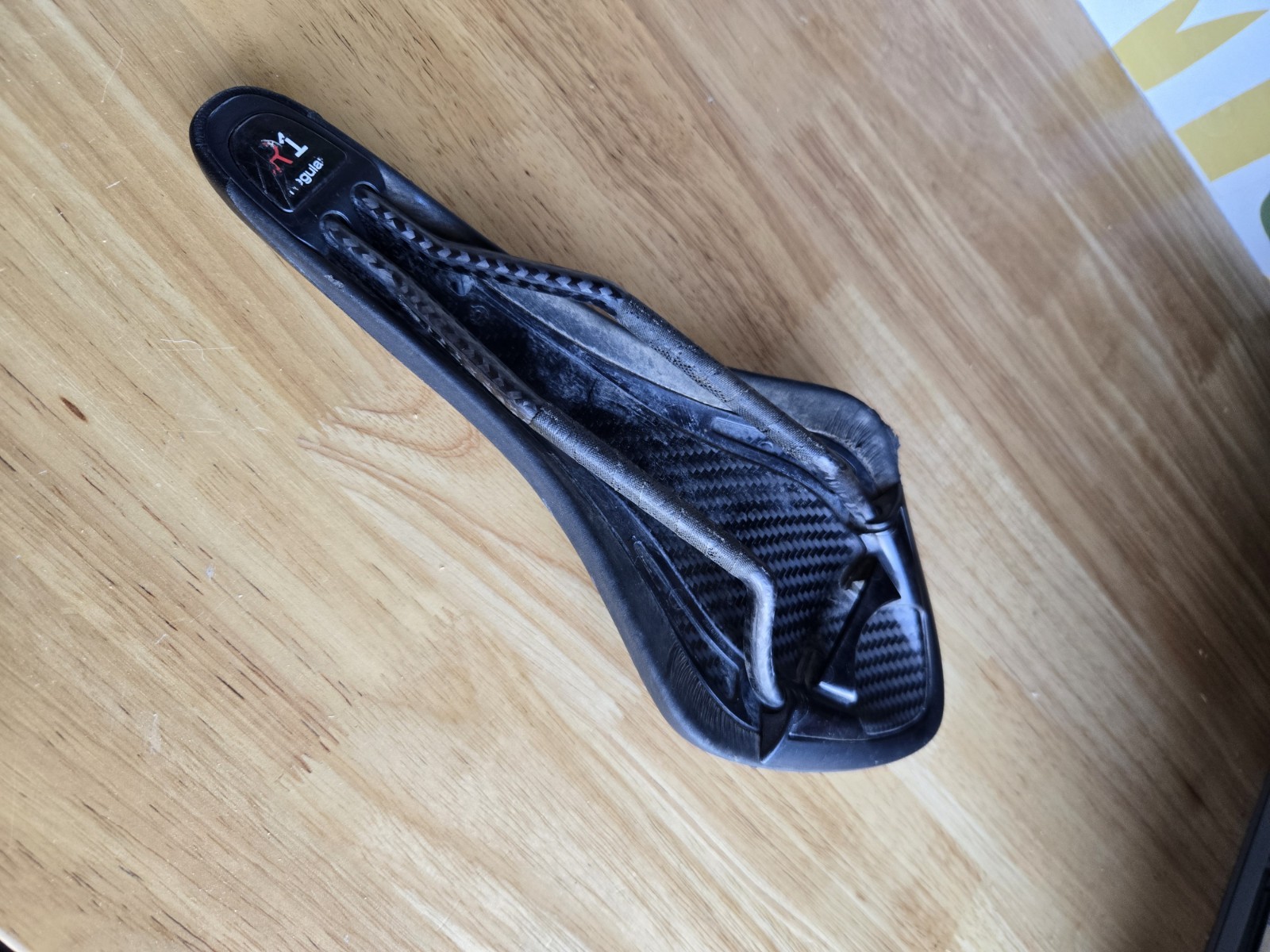 126mm (Regular) Fizik Arione R1 Carbon Rail Road Saddle 165g
