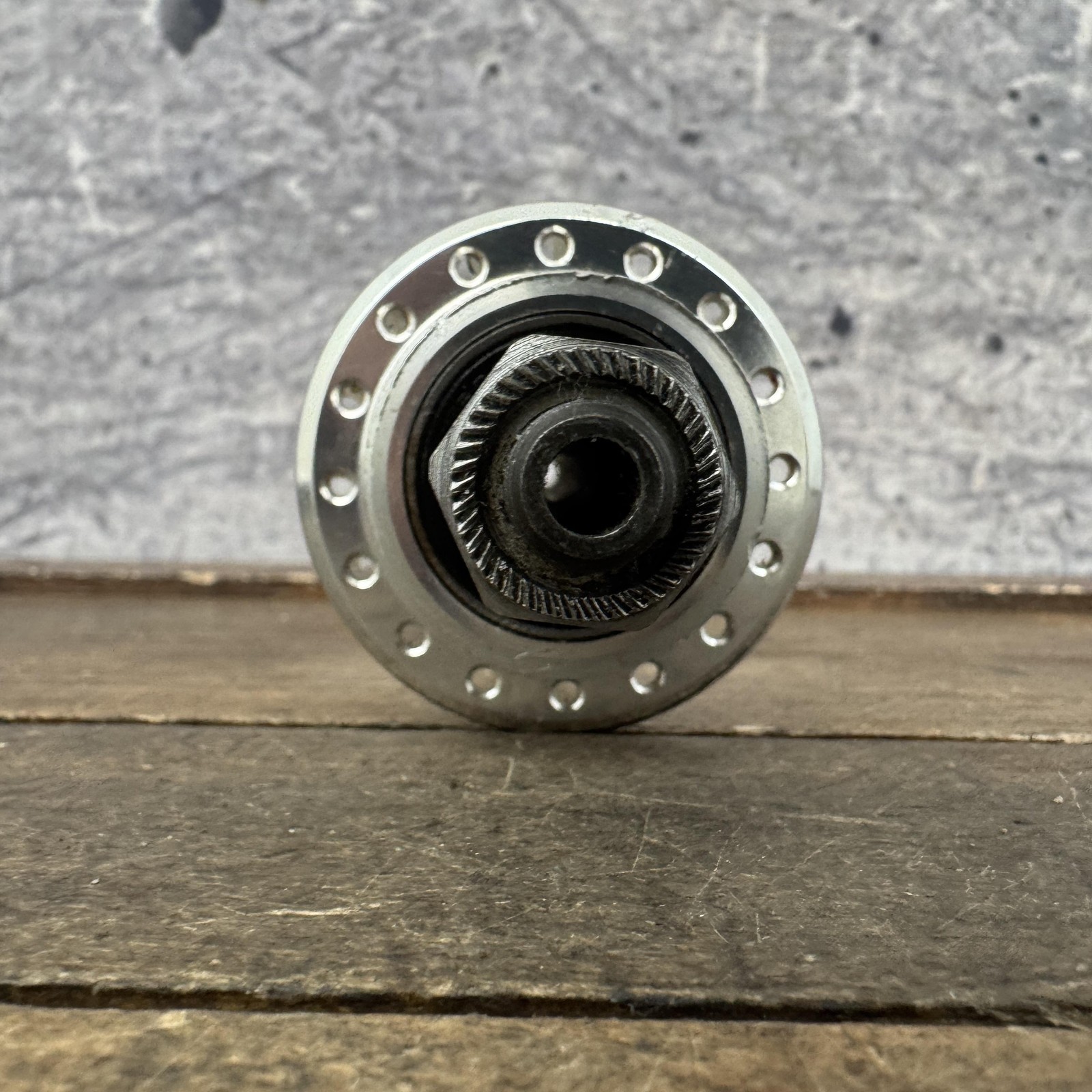 Vintage Suntour XC Pro WTB Grease Guard Rear Hub 32H QR 135mm MTB Silver
