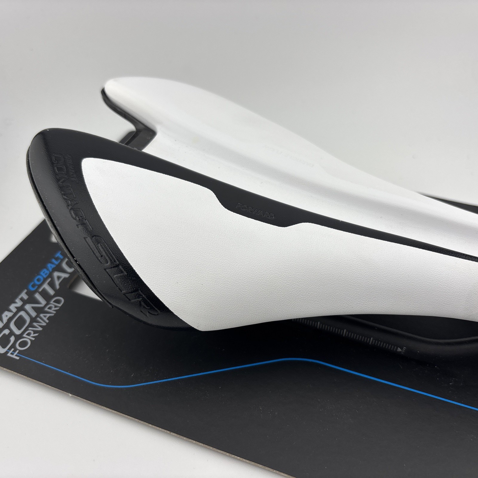 Giant Cobalt Collection Contact SLR Saddle Forward Position Carbon White