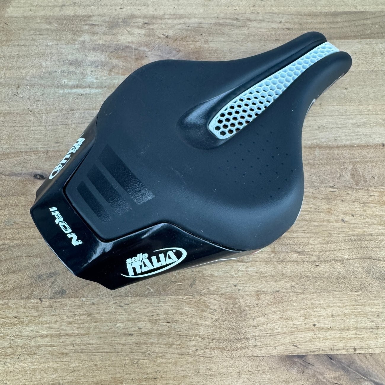 Selle Italia Iron 7x7mm Steel Rails Large 152mm Bike Saddle 293g