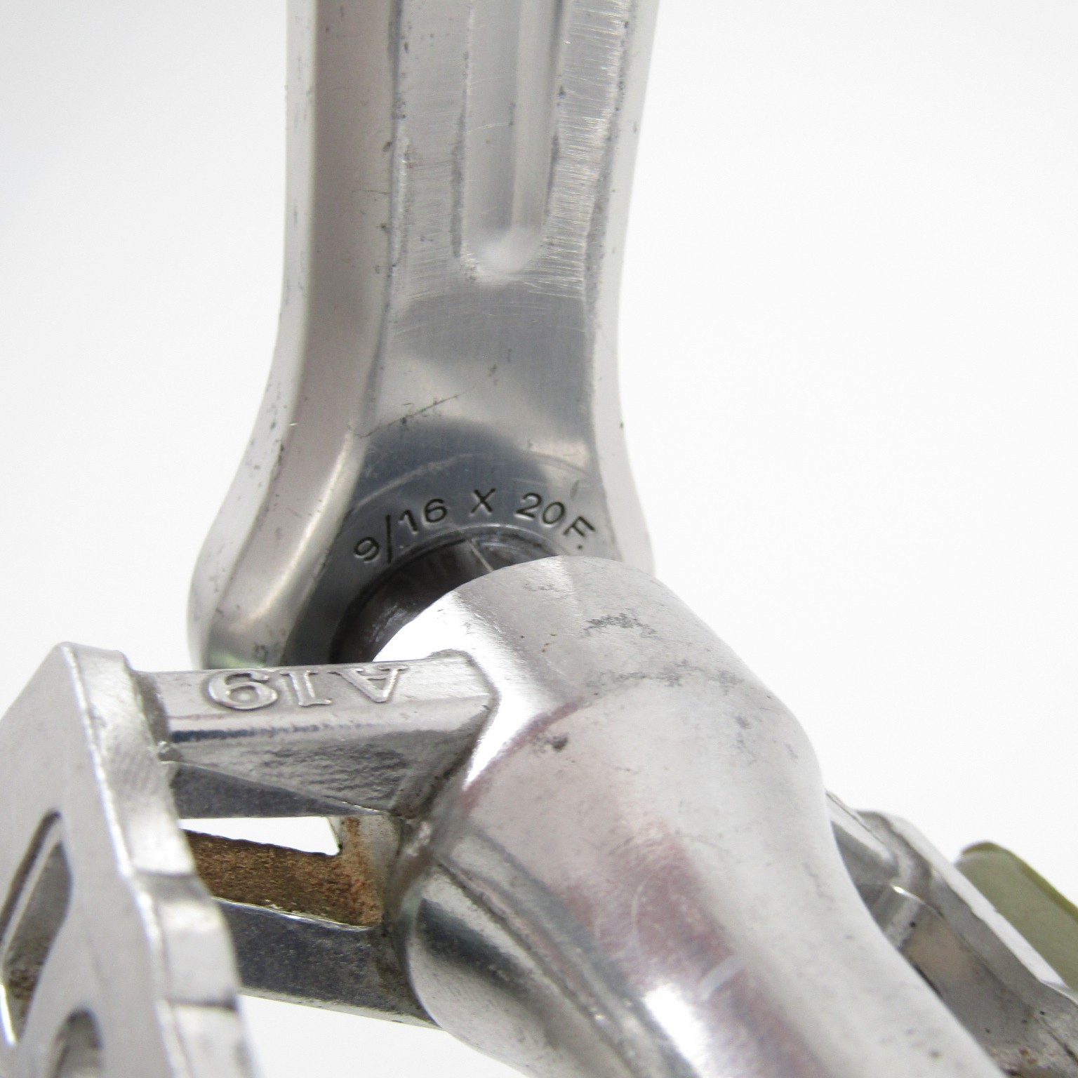 HTI A19 quill pedals with Cat Eye reflectors