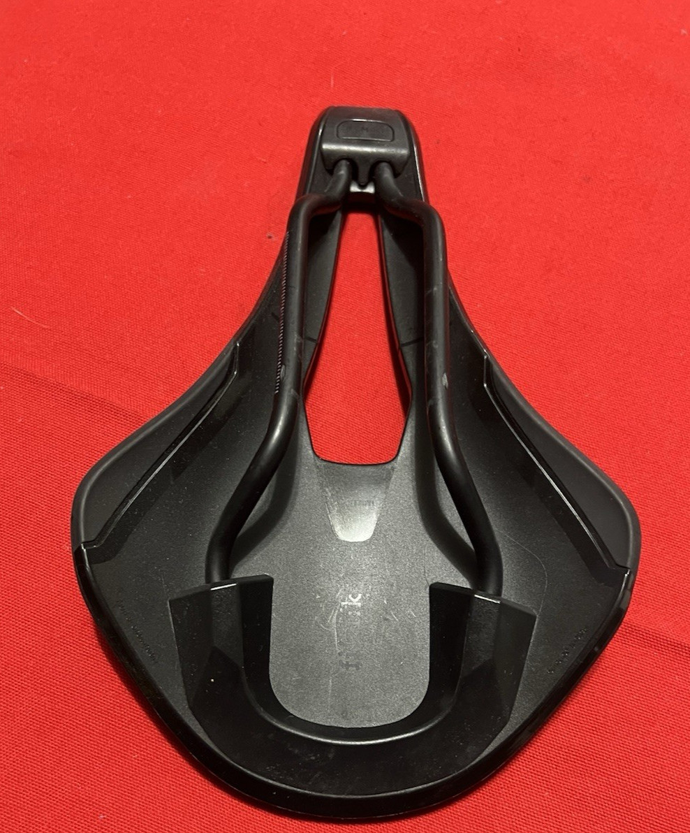 Fizik ARGO VENTO 150mm Saddle – Black