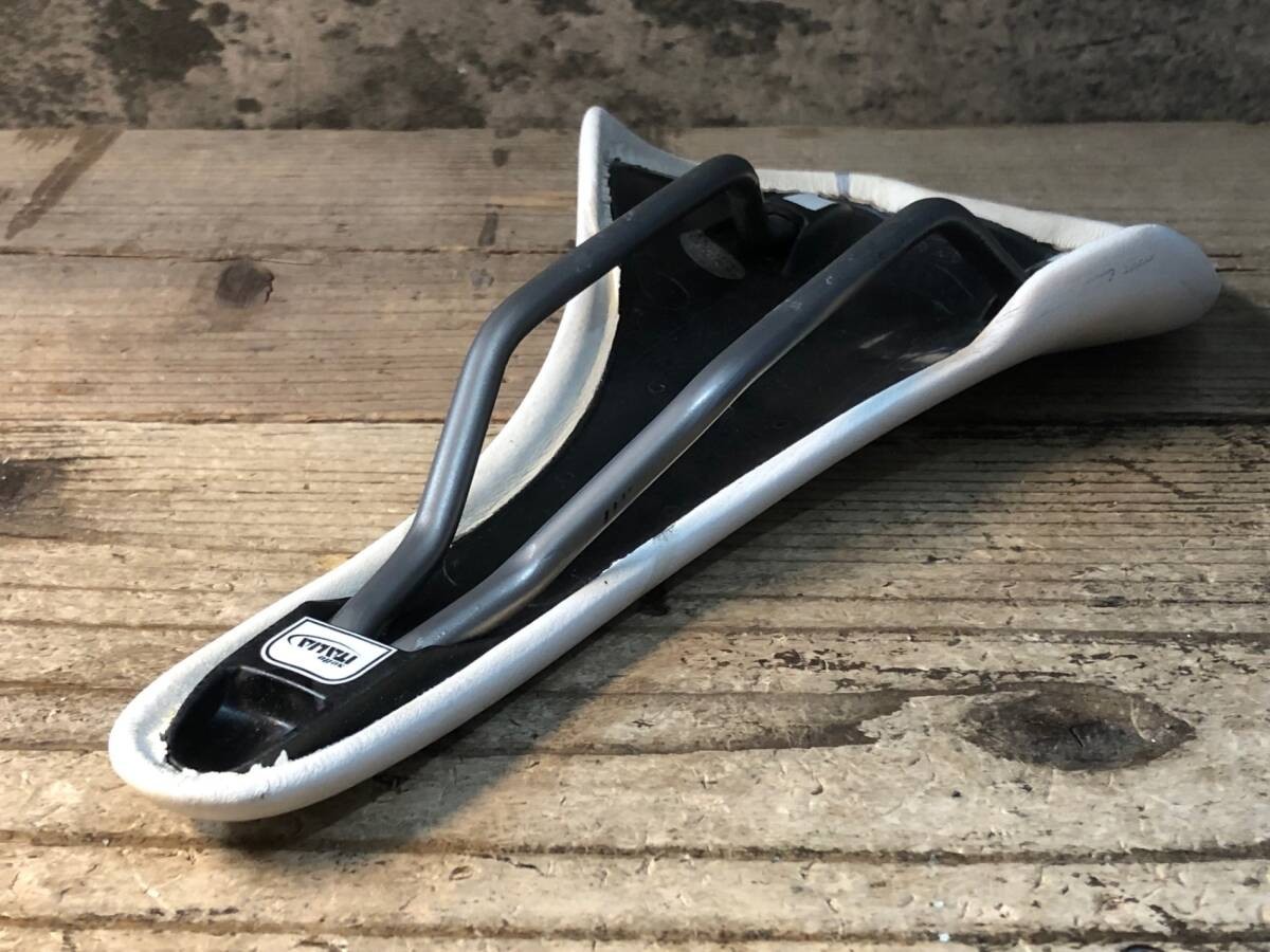 Selle Italia SLR S1 Saddle White 134mm Titanium Rails 140g Lightweight Road bike