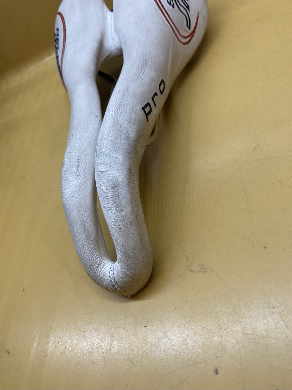 Selle SMP Pro White Leather 270mm x 150mm Titanium Rail Saddle