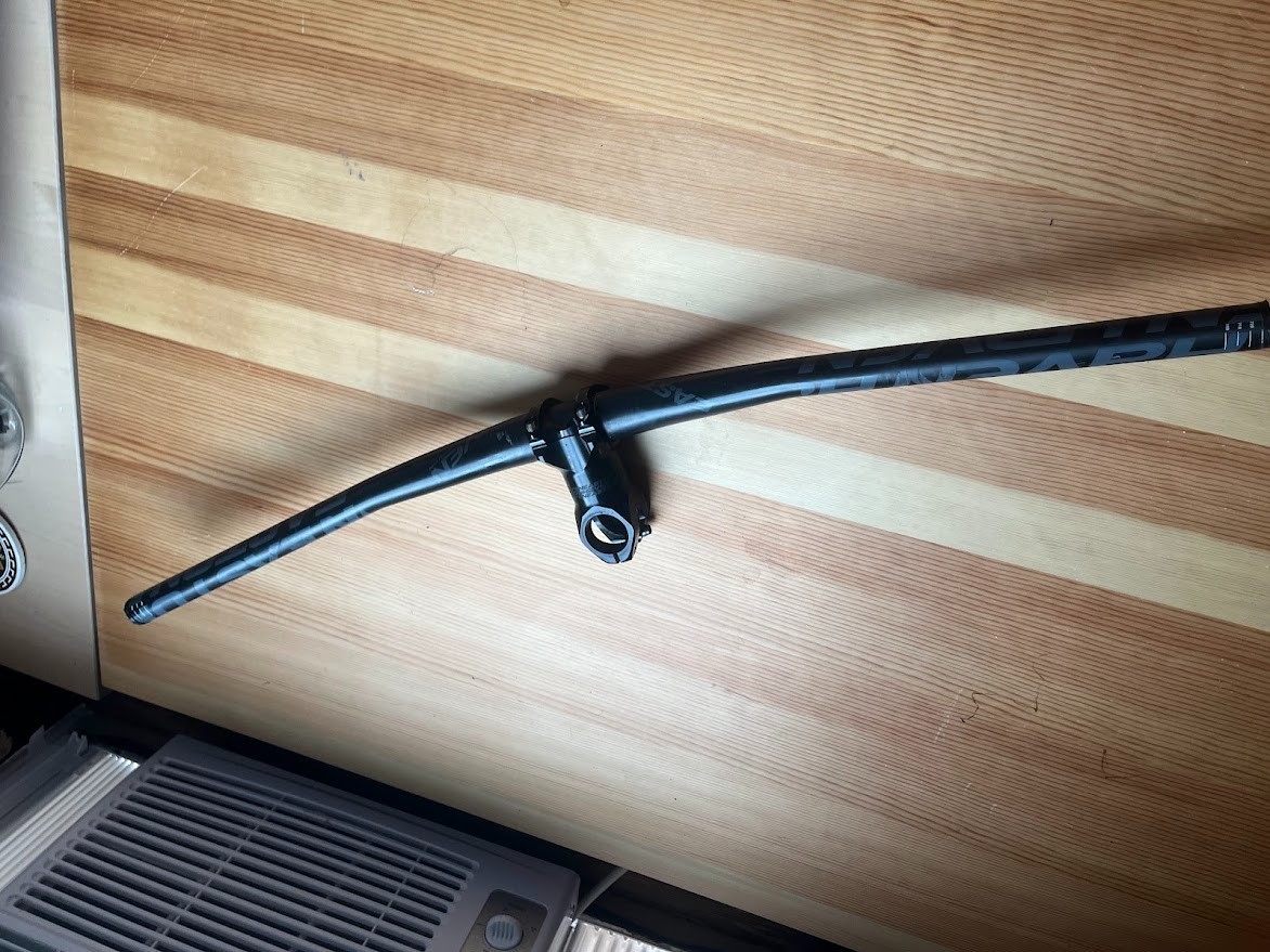 Easton EC90 SL carbon fiber flat handlebar 31.8mm, 730mm with stem