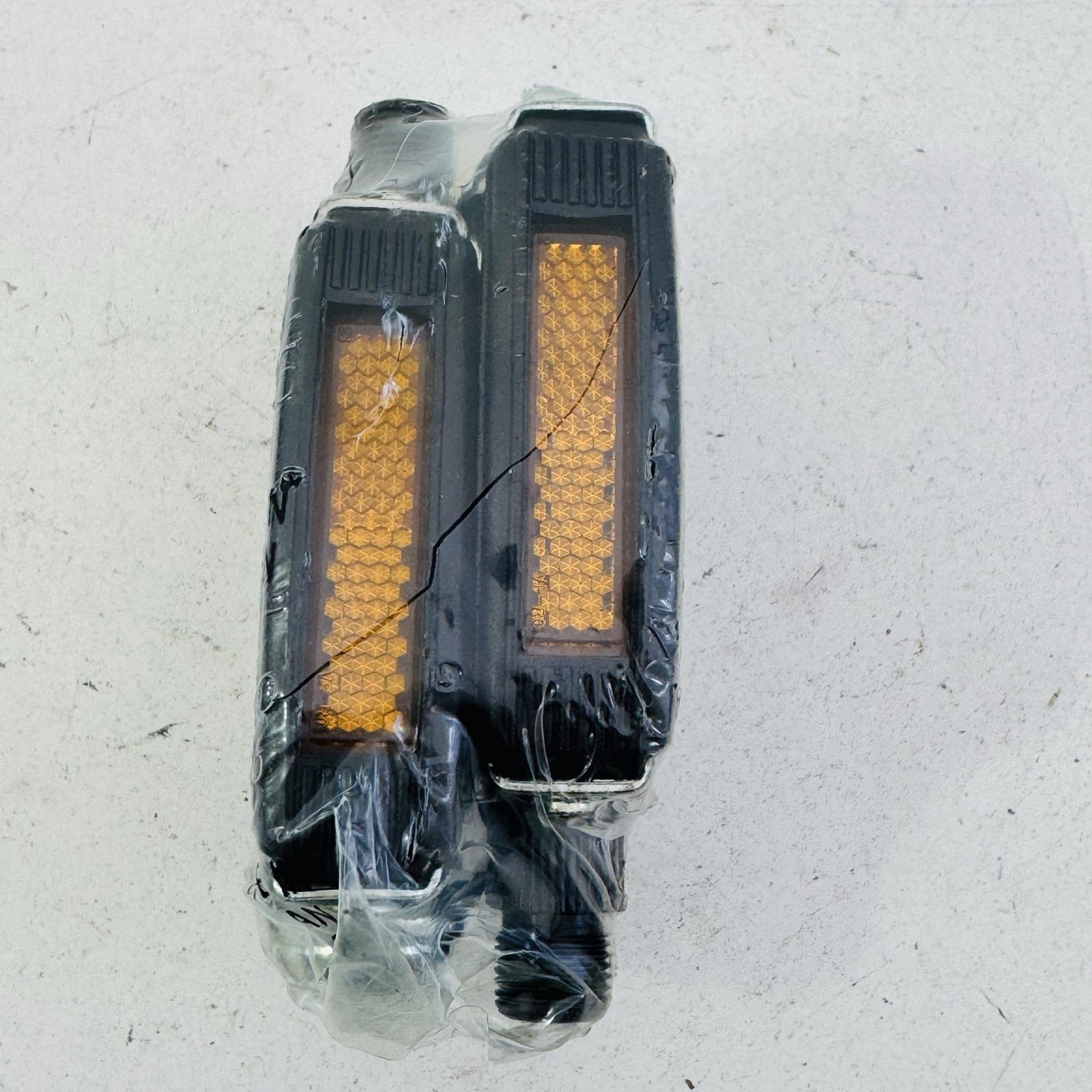 Victor Curved Block Pedals Pair Black Bow Tie 9/16 Reflector Taiwan Bike NOS A56