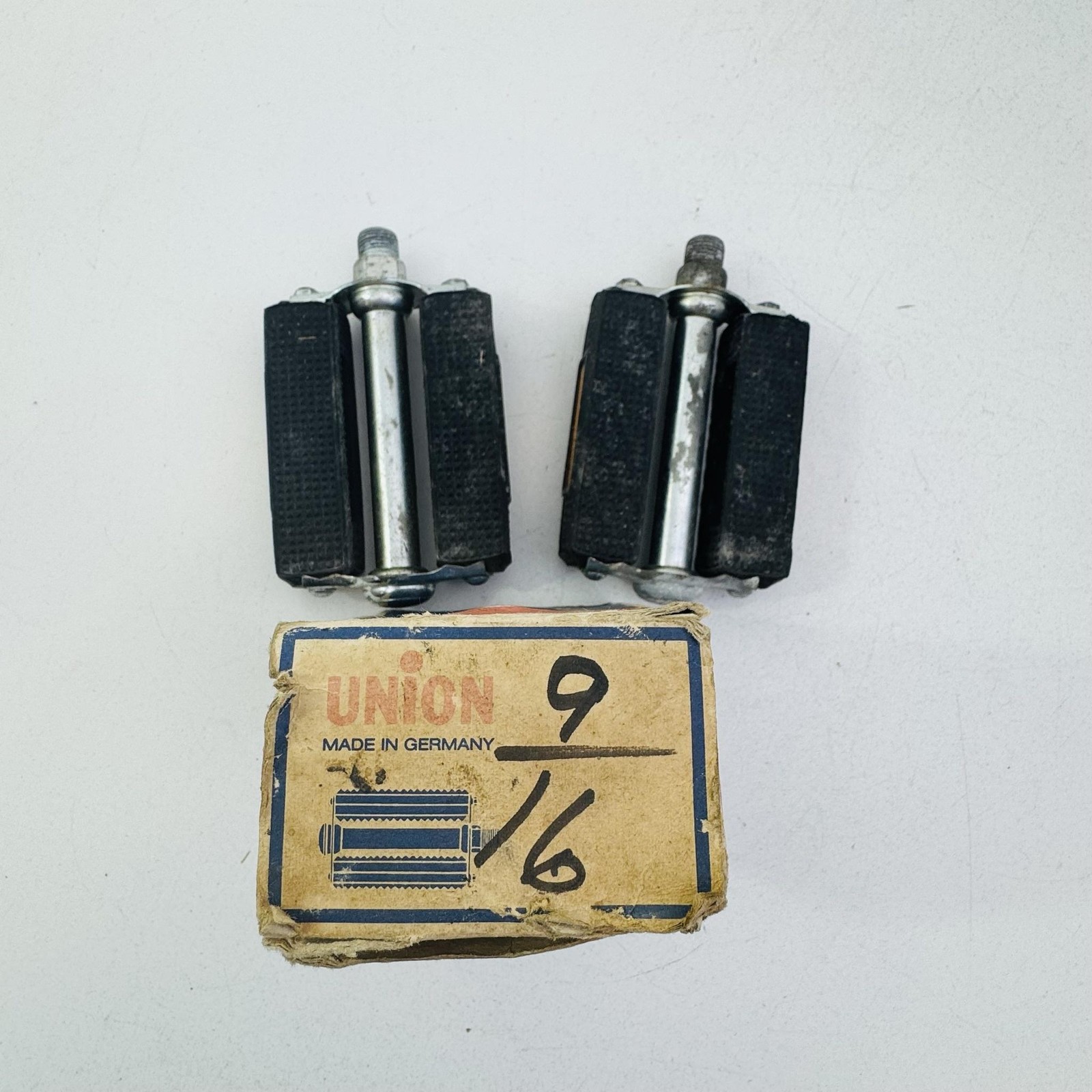 Vintage Union Bicycle Block Pedals 9/16 In Black Reflectors Pair German Bike A41