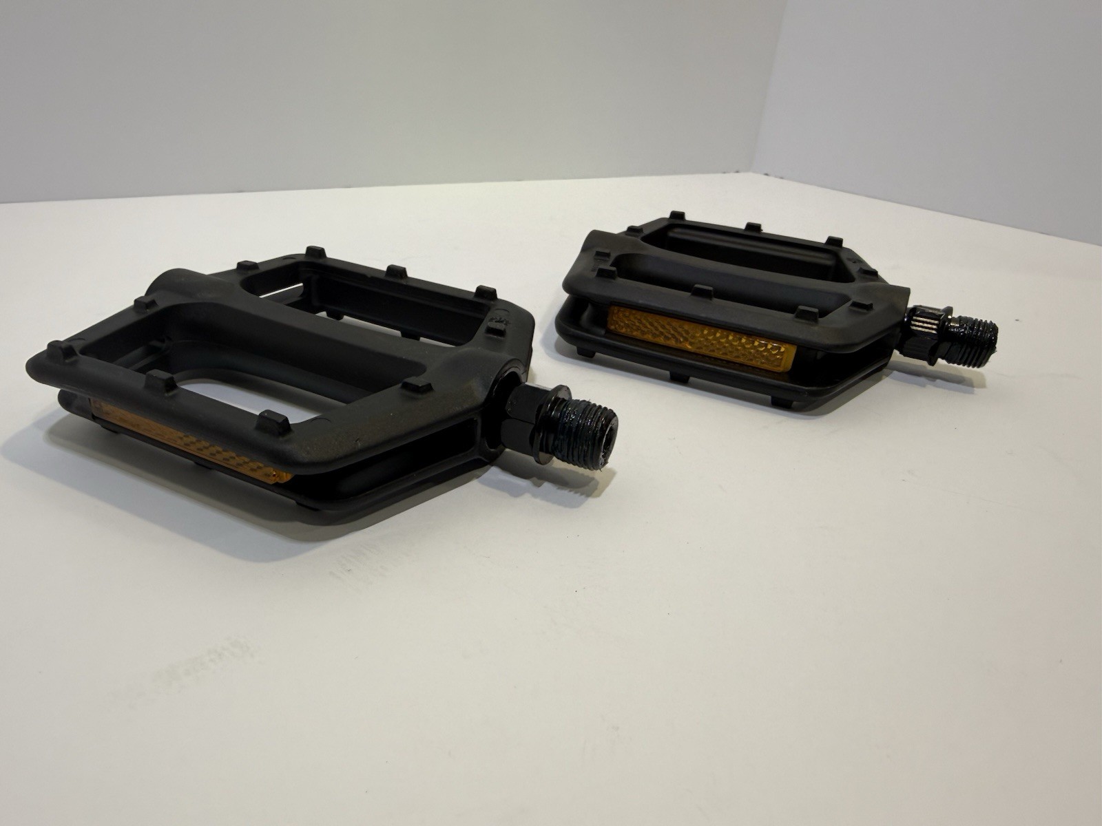 Black Platform Bicycle Pedals 9/16″ Plastic Metal for Mountain City BMX Cruiser