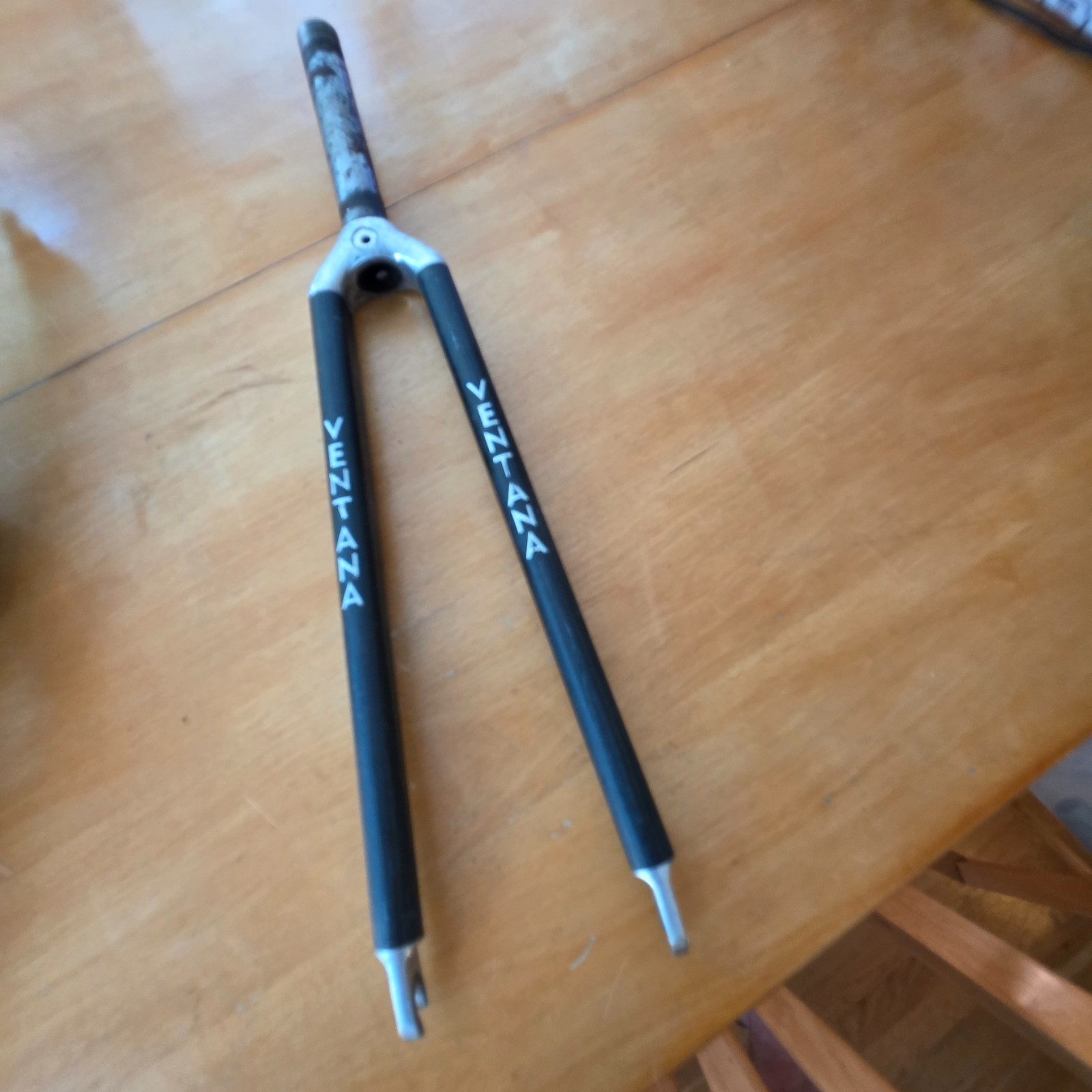 Vintage Ventana carbon rod fork 1″ threaded 145mm steerer 485g 700c