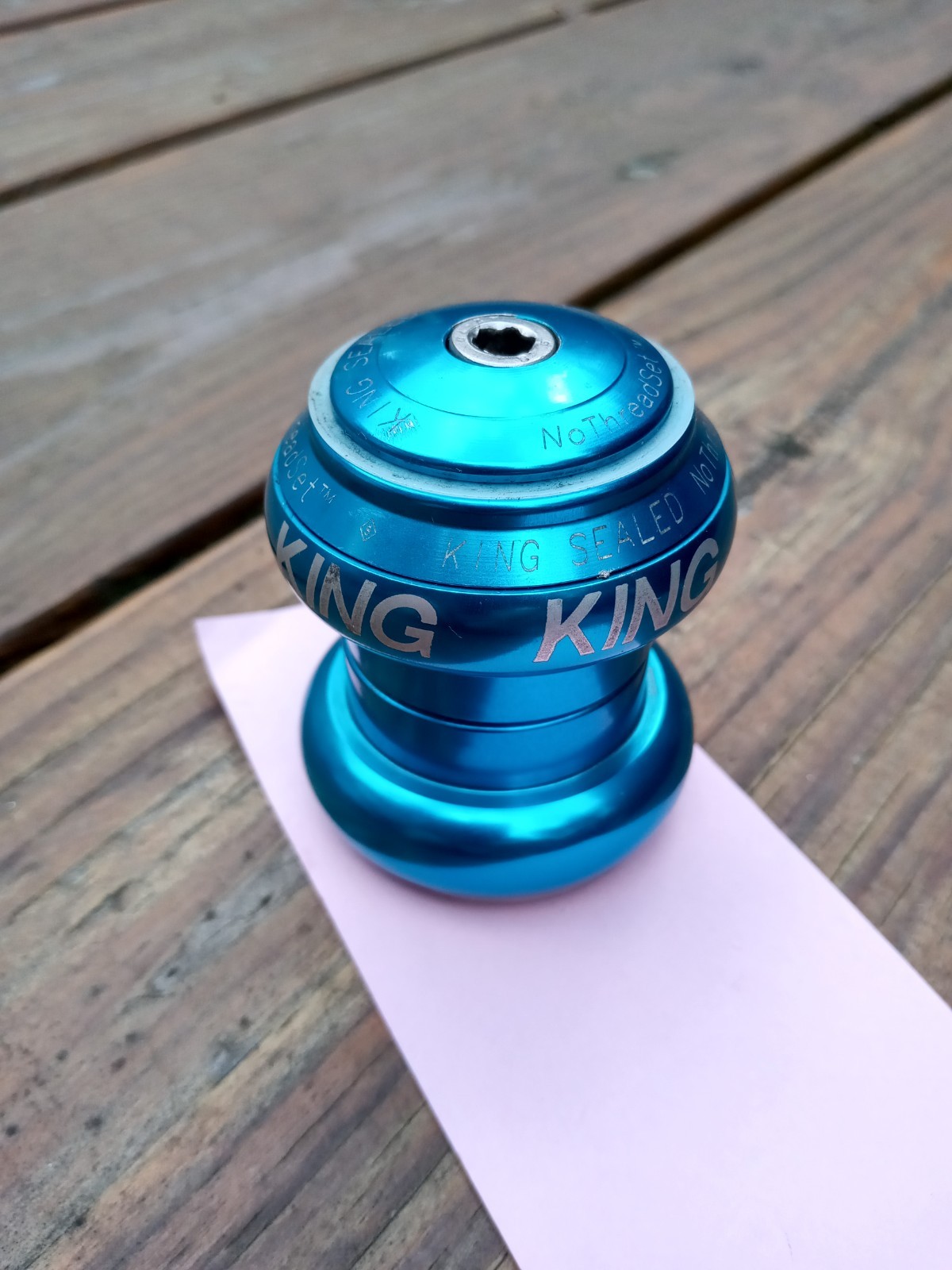 vintage ’90’s Chris King 1-1/8″ Turquoise NoThreadSet™ (NoLogo lower cup)