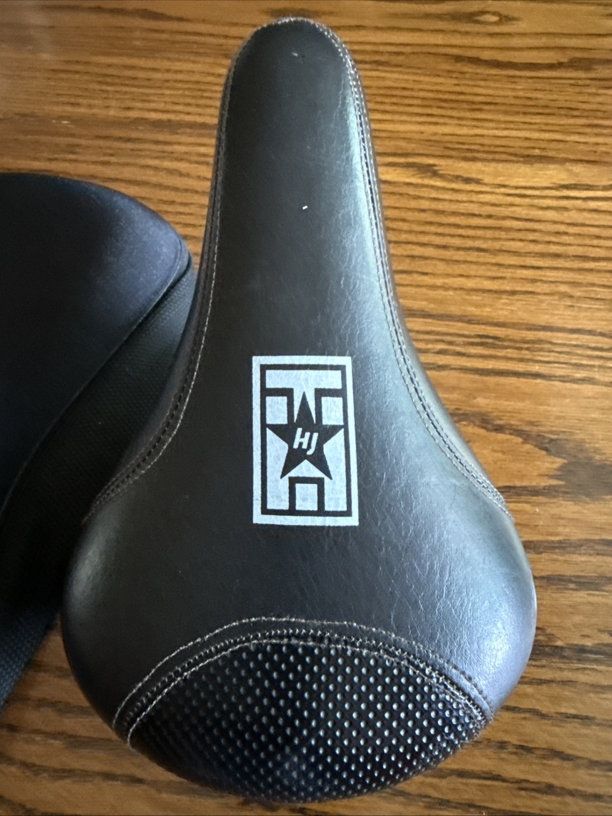 Tony Hawk HuckJam BMX Bike Seat Cionlli With Bonus Foam Padded Seat Cover