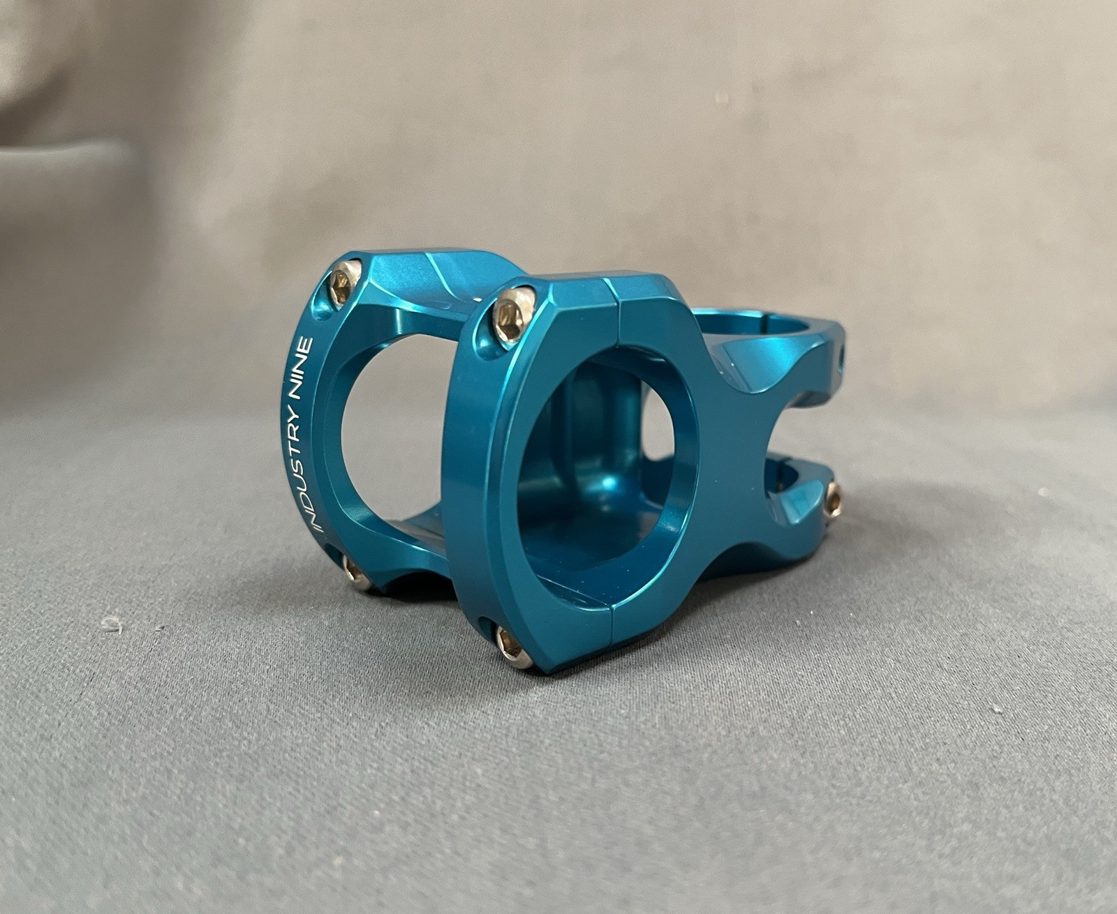 Industry Nine A35 Stem 50mm 1 1/8″ 35mm Clamp +/- 7° Rise Turquoise 156g