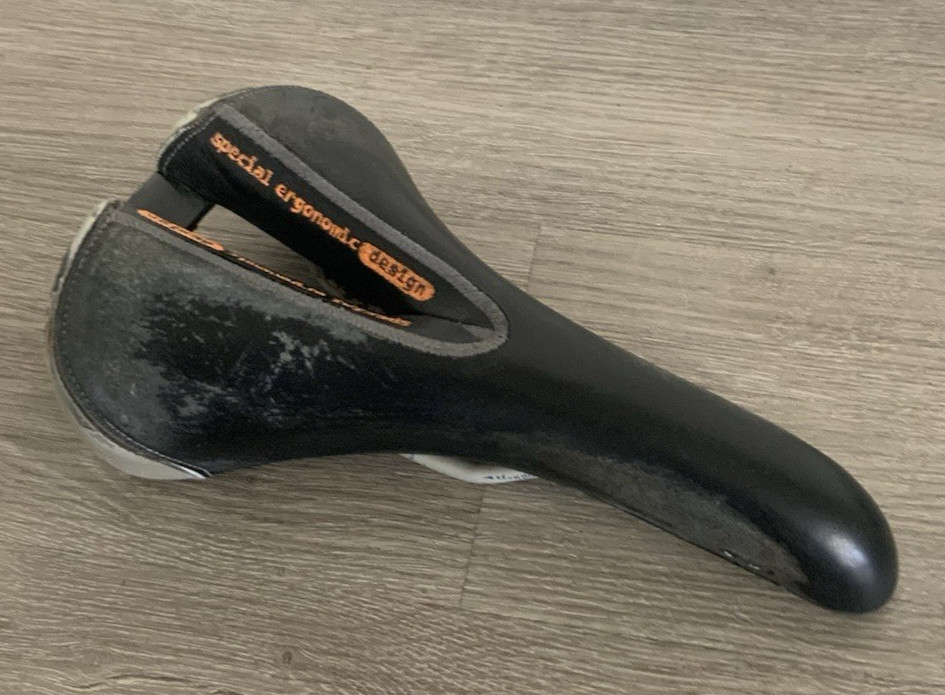 SELLE ITALIA TRANS AM SADDLE 280 GRAMS 150 MM X 275 MM