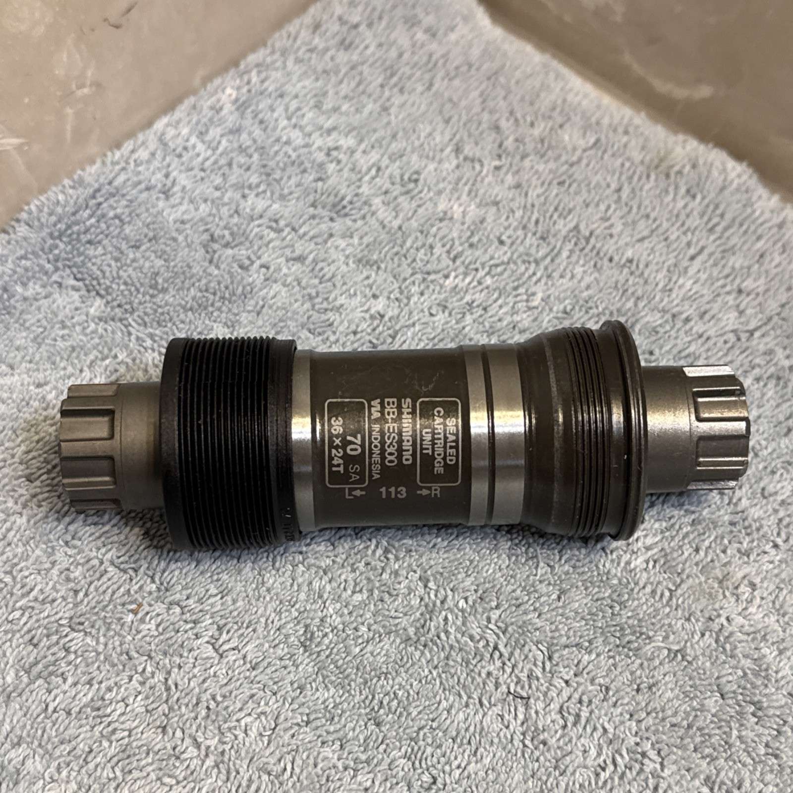Shimano ES300 70 x 113mm Octalink V2 Spline Italian Bottom Bracket[caw]