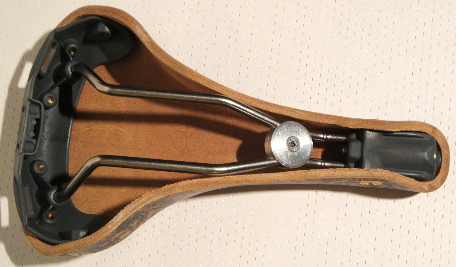 NEW GILLES BERTHOUD SADDLE SEAT ARAVIS CORK MADE IN FRANCE IDEALE BROOKS