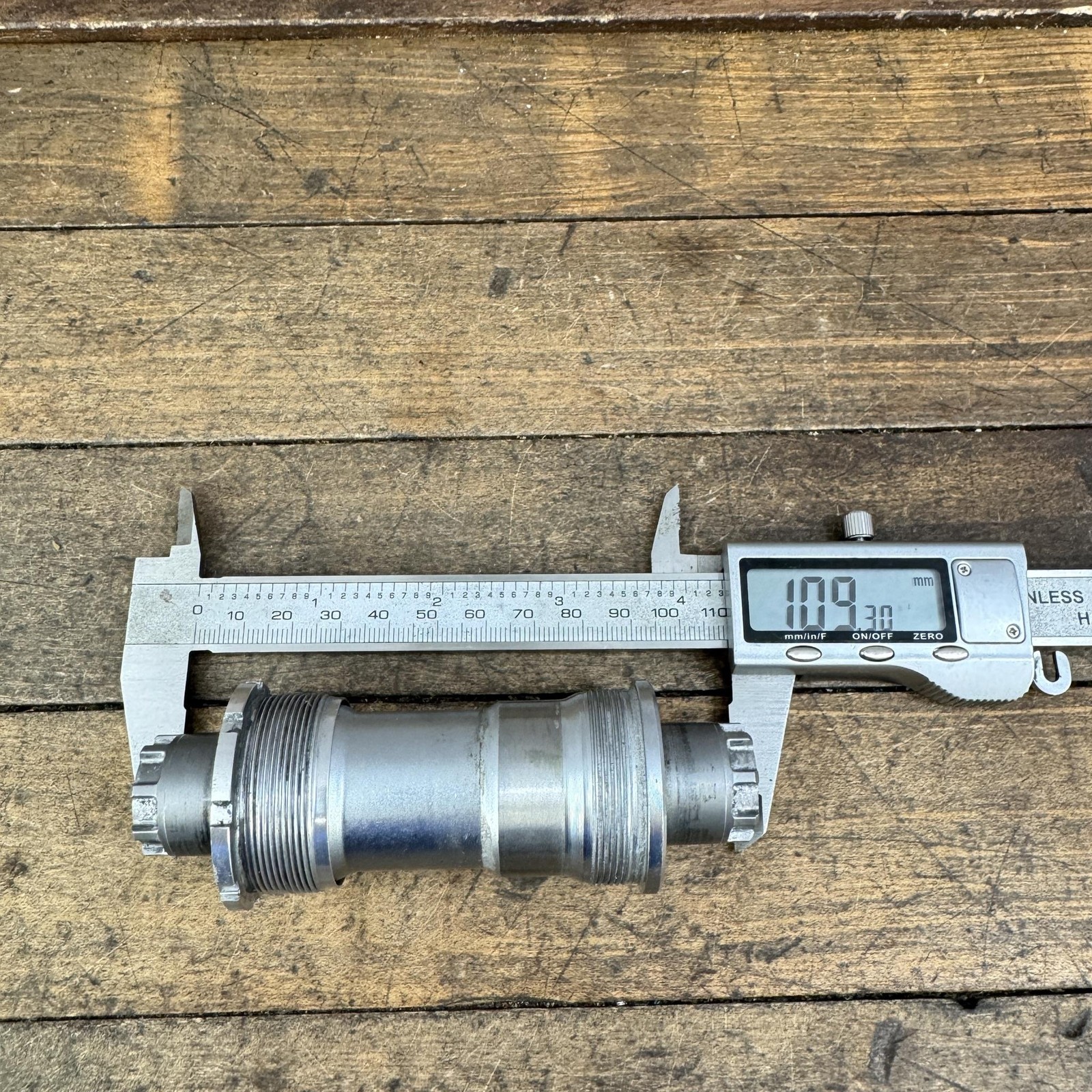 Shimano OCTALINK Bottom Bracket 68mm BSA 109.3mm JIS Square Taper Steel