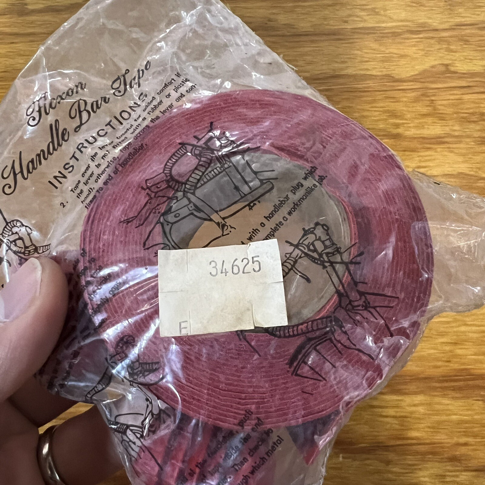 BICYCLE HANDLE BAR TAPE & PLUGS RED CLOTH HUNT WILDE FIT SCHWINN VARSITY OTHERS