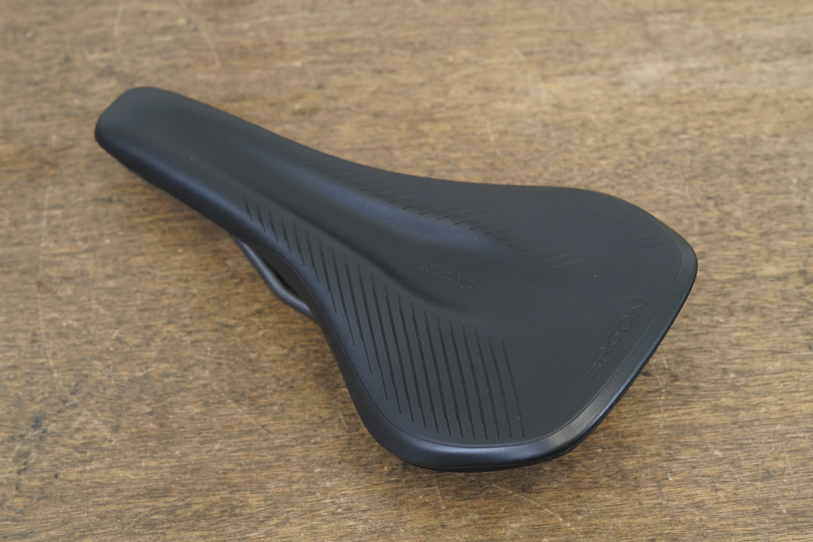 NEW TAKE-OFF 140mm Ergon SR Allroad Core Pro Carbon Rail Road Saddle 203g