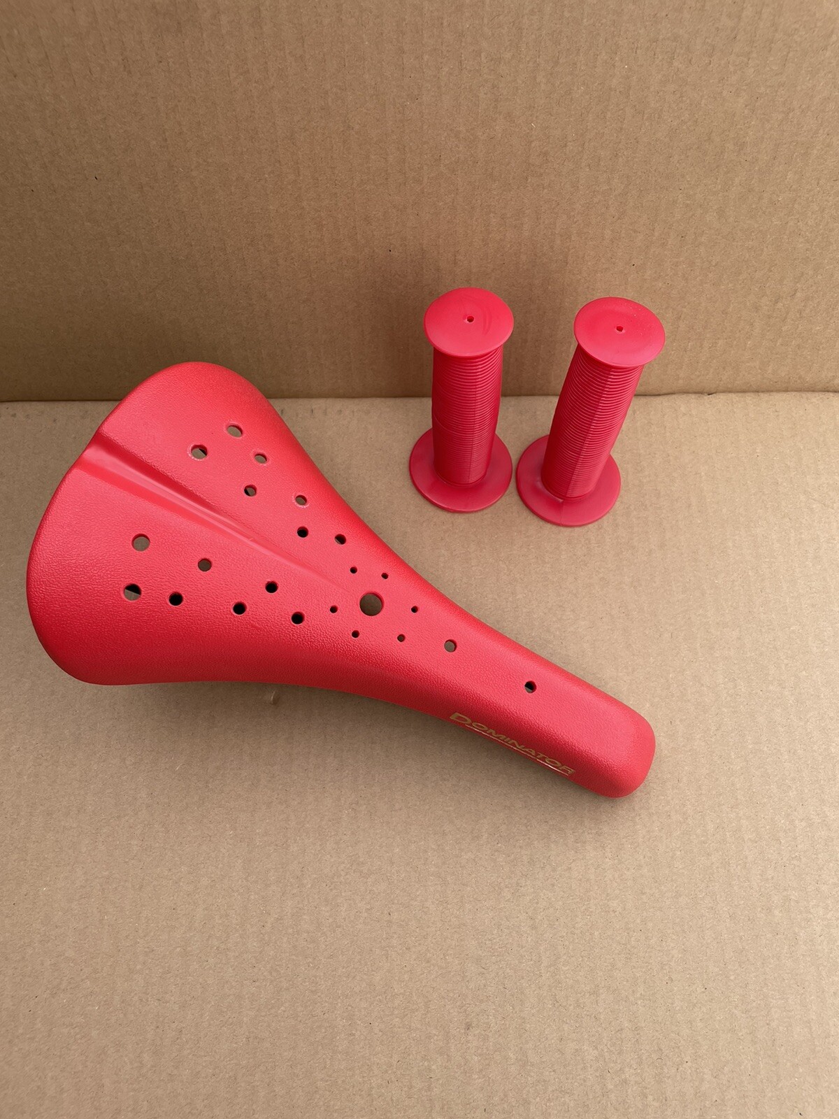 Viscount Dominator BMX Bicycle Seat + Grips Old School Hard Shell saddle GT Red